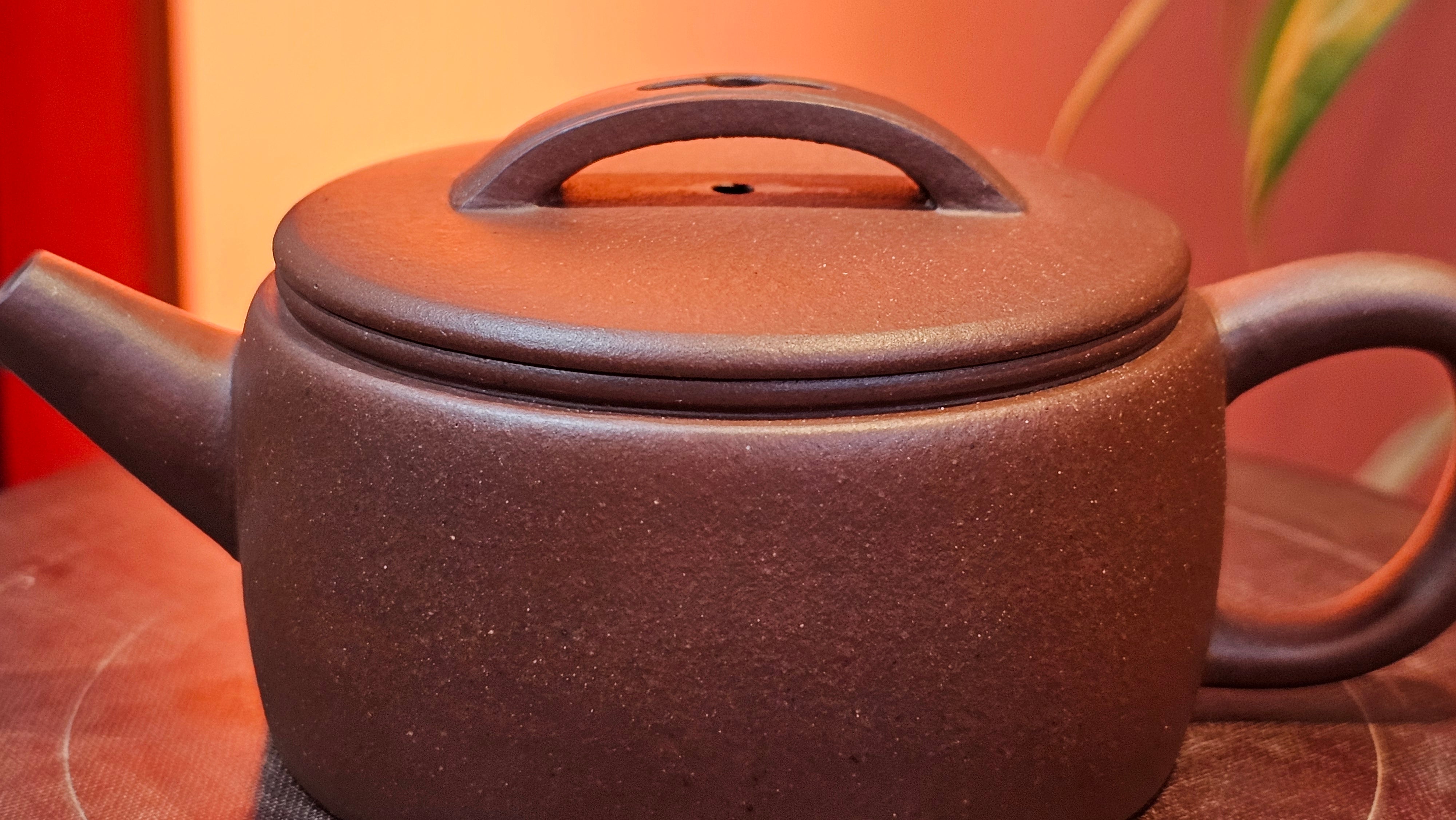 Han Wa 汉瓦, 146.5ml!  Small Volume ~ Low-Slung, Broad Han Wa!  Di Cao Qing Zi Ni 底槽青紫泥, by Craftsman Gu Xiao Ming 顾小明 ~ Congratulations to Mr K., 1900hrs 7th June 2025, San Francisco, CA.