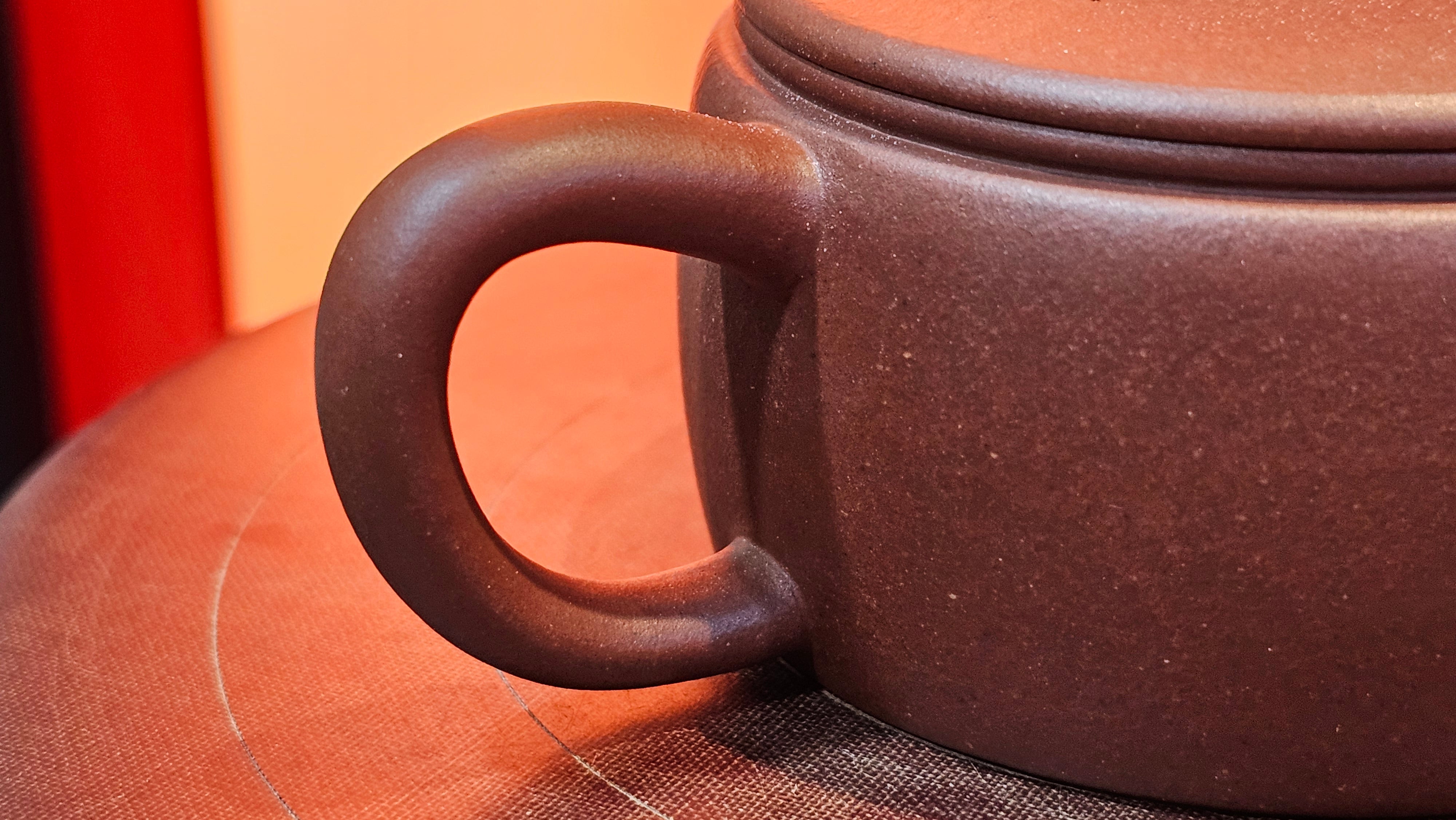 Han Wa 汉瓦, 146.5ml!  Small Volume ~ Low-Slung, Broad Han Wa!  Di Cao Qing Zi Ni 底槽青紫泥, by Craftsman Gu Xiao Ming 顾小明 ~ Congratulations to Mr K., 1900hrs 7th June 2025, San Francisco, CA.