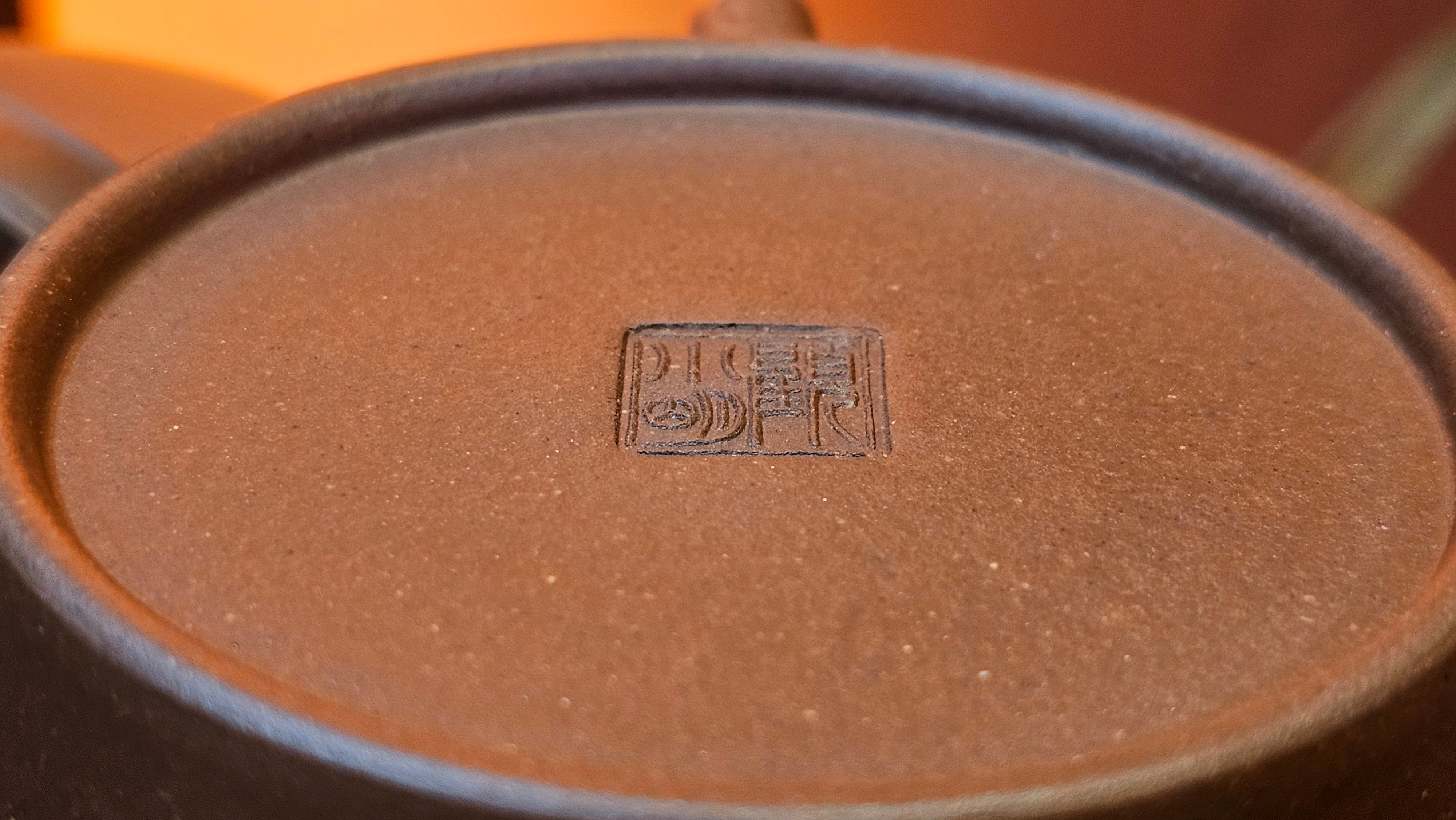 Han Wa 汉瓦, 146.5ml!  Small Volume ~ Low-Slung, Broad Han Wa!  Di Cao Qing Zi Ni 底槽青紫泥, by Craftsman Gu Xiao Ming 顾小明 ~ Congratulations to Mr K., 1900hrs 7th June 2025, San Francisco, CA.