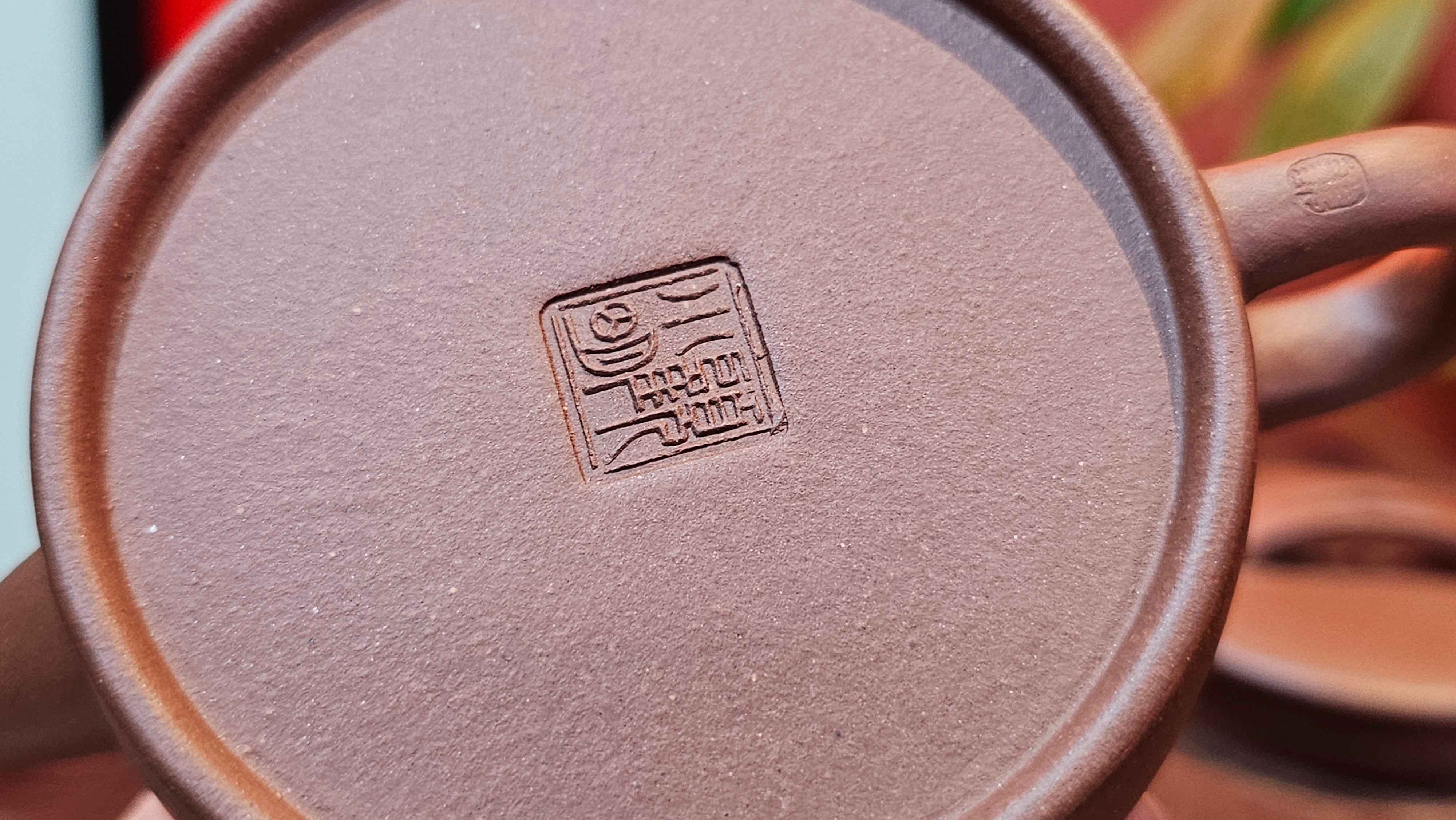 Han Wa 汉瓦, 146.5ml!  Small Volume ~ Low-Slung, Broad Han Wa!  Di Cao Qing Zi Ni 底槽青紫泥, by Craftsman Gu Xiao Ming 顾小明 ~ Congratulations to Mr K., 1900hrs 7th June 2025, San Francisco, CA.