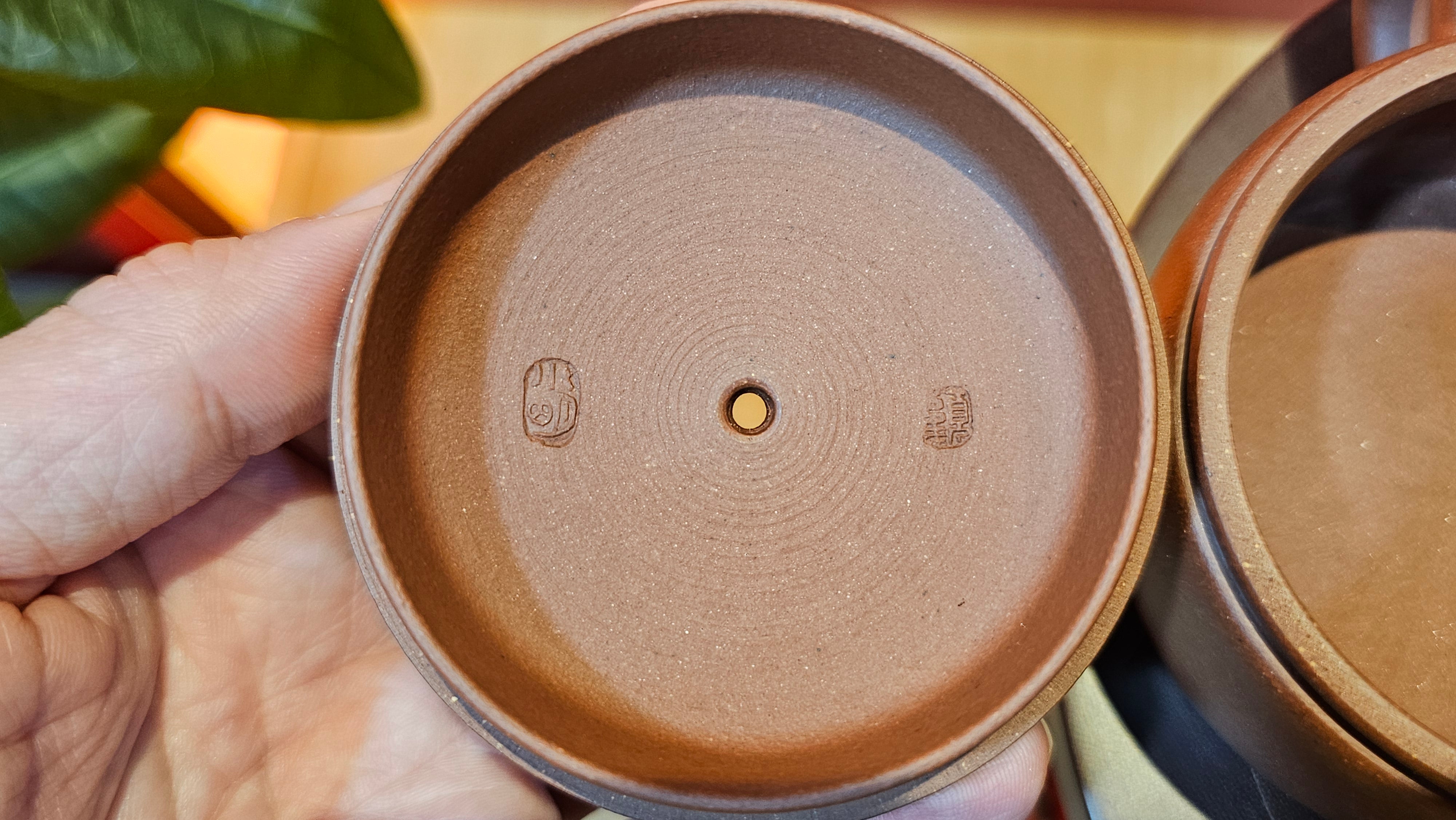 Han Wa 汉瓦, 146.5ml!  Small Volume ~ Low-Slung, Broad Han Wa!  Di Cao Qing Zi Ni 底槽青紫泥, by Craftsman Gu Xiao Ming 顾小明 ~ Congratulations to Mr K., 1900hrs 7th June 2025, San Francisco, CA.