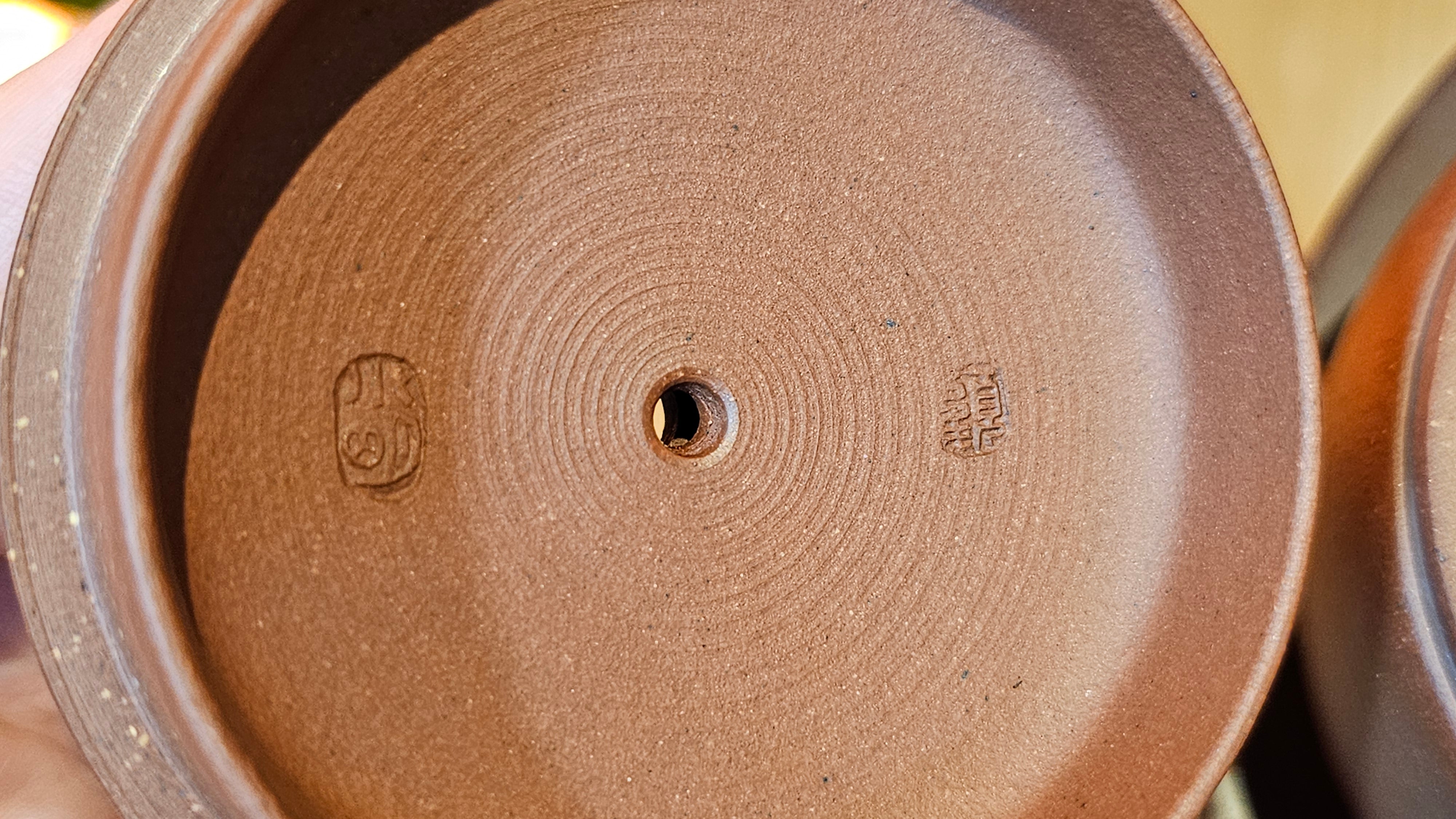 Han Wa 汉瓦, 146.5ml!  Small Volume ~ Low-Slung, Broad Han Wa!  Di Cao Qing Zi Ni 底槽青紫泥, by Craftsman Gu Xiao Ming 顾小明 ~ Congratulations to Mr K., 1900hrs 7th June 2025, San Francisco, CA.