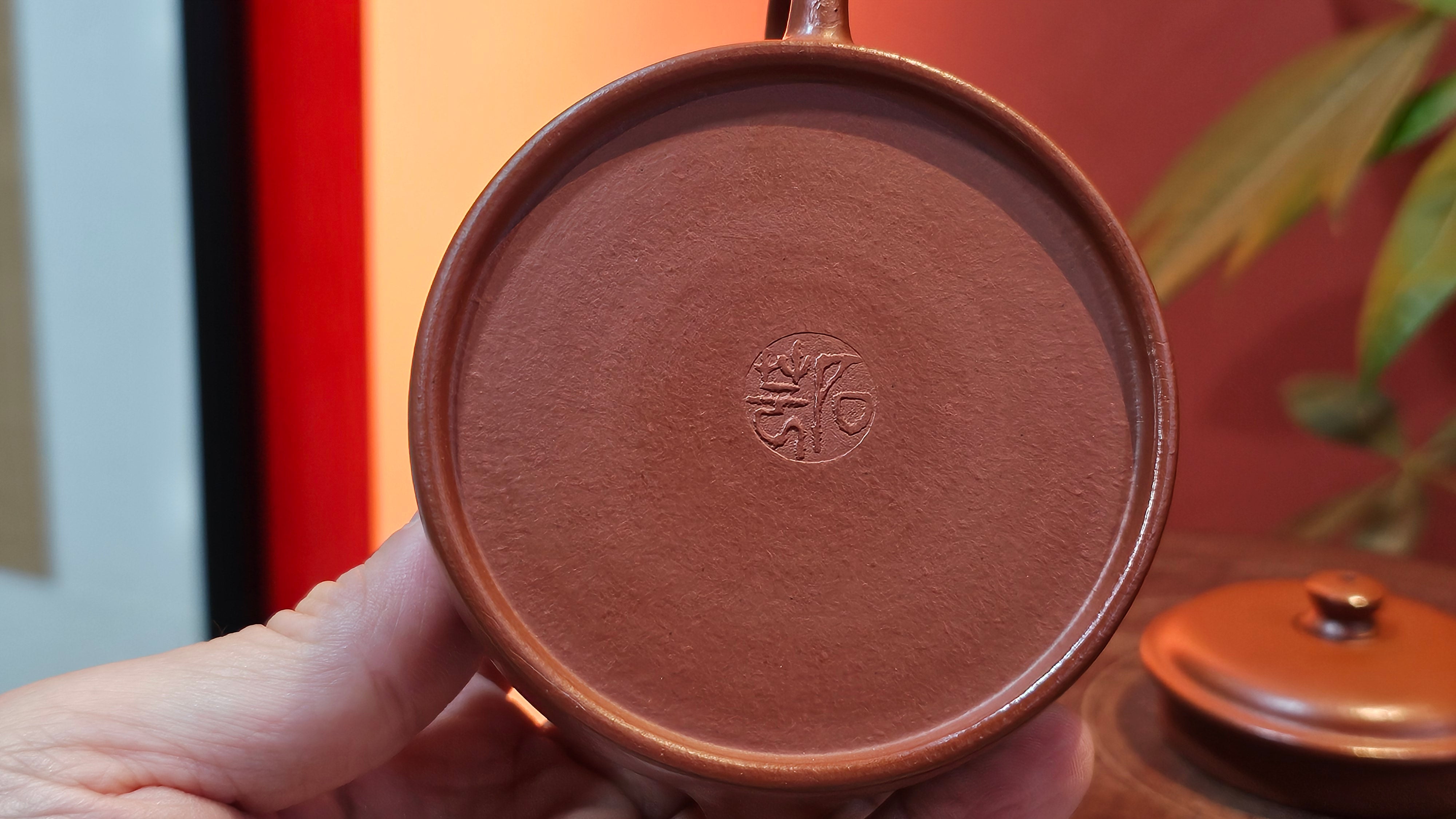 De Zhong 德钟 (Ai De Zhong 矮德钟), 122.3ml, Xiao Mei Yao Zhu Ni 小煤窑朱泥,  by Craftsman Shi Yun 石芸 ~ Congratulations to Mr G., 1314hrs 10th June 2025, Los Angeles, CA.