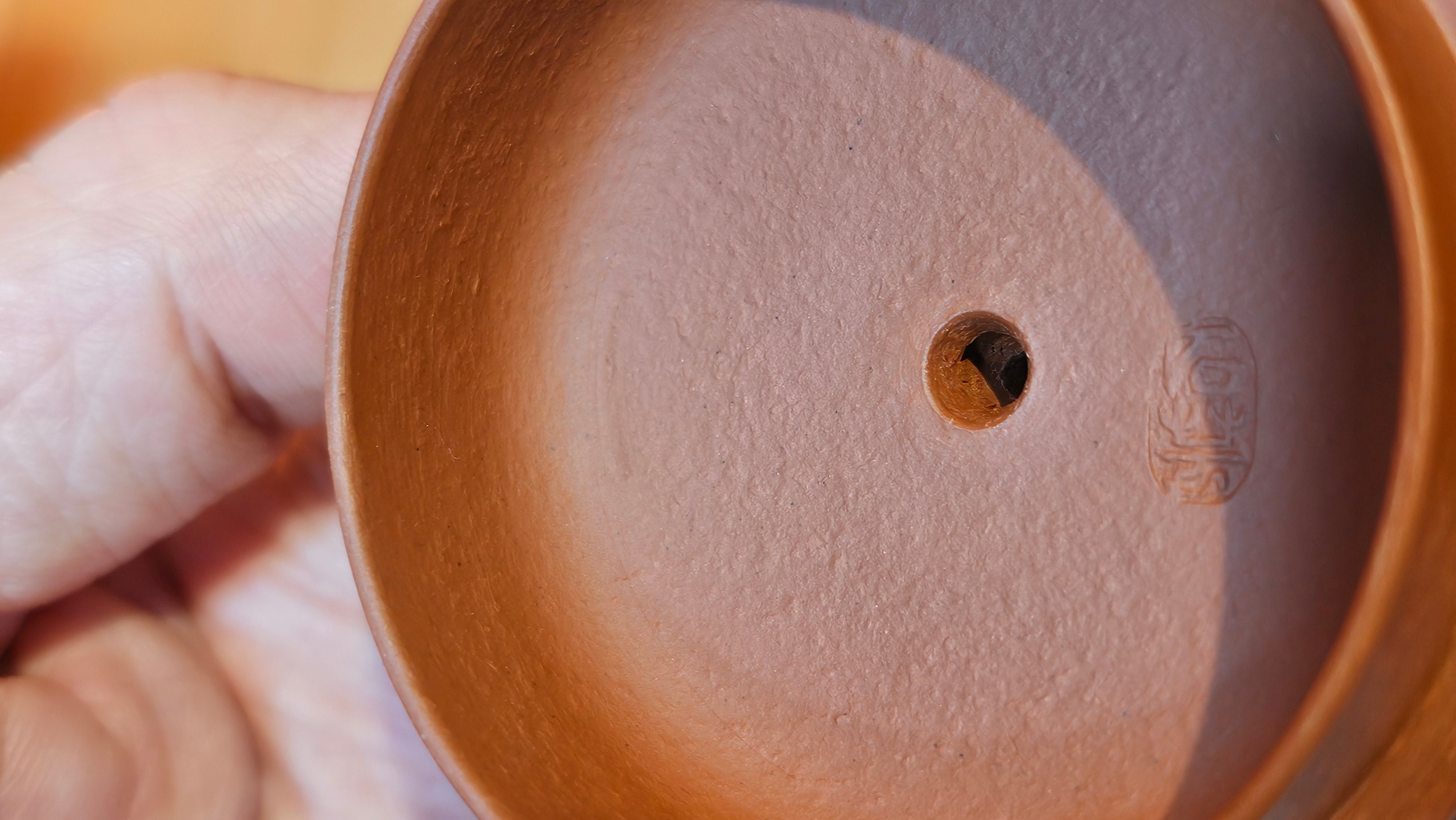 De Zhong 德钟 (Ai De Zhong 矮德钟), 122.3ml, Xiao Mei Yao Zhu Ni 小煤窑朱泥,  by Craftsman Shi Yun 石芸 ~ Congratulations to Mr G., 1314hrs 10th June 2025, Los Angeles, CA.