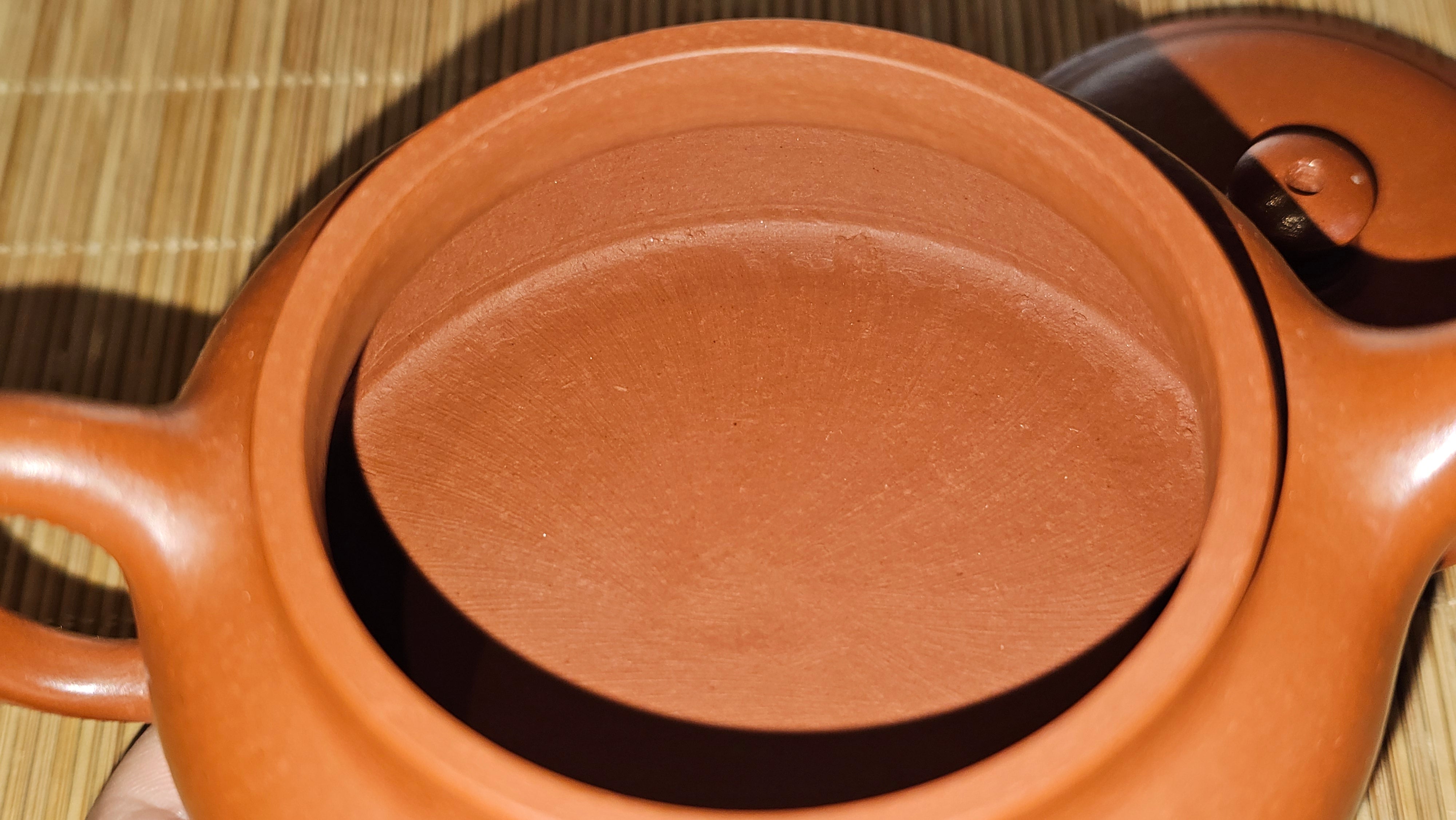 De Zhong 德钟 (Ai De Zhong 矮德钟), "上善若水", 122.8ml, Xiao Mei Yao Zhu Ni 小煤窑朱泥,  by Craftsman Shi Yun 石芸 ~ Congratulations to Mr C.T., 0048hrs 16th June 2025, MS.