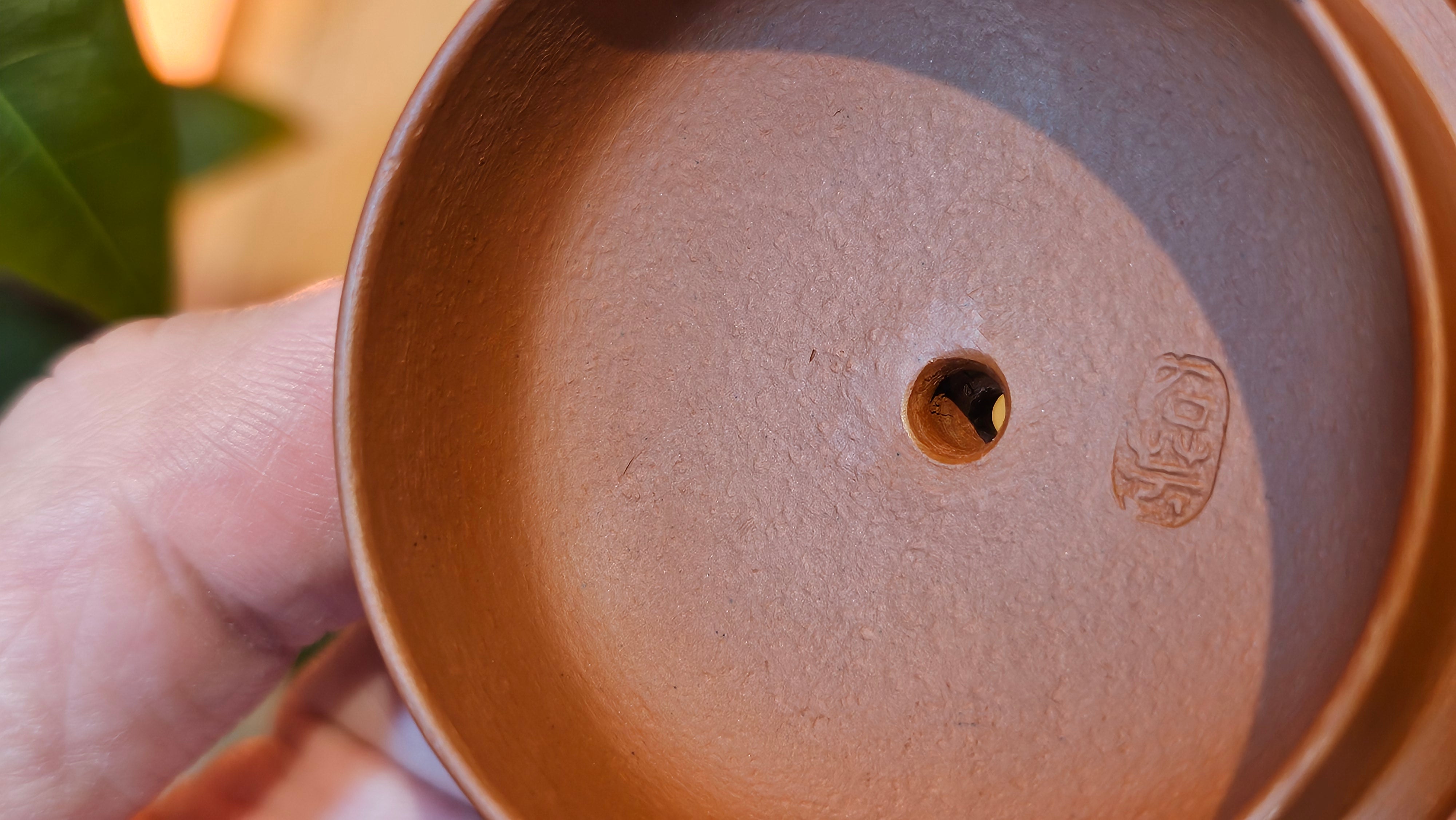 De Zhong 德钟 (Ai De Zhong 矮德钟), "上善若水", 122.8ml, Xiao Mei Yao Zhu Ni 小煤窑朱泥,  by Craftsman Shi Yun 石芸 ~ Congratulations to Mr C.T., 0048hrs 16th June 2025, MS.