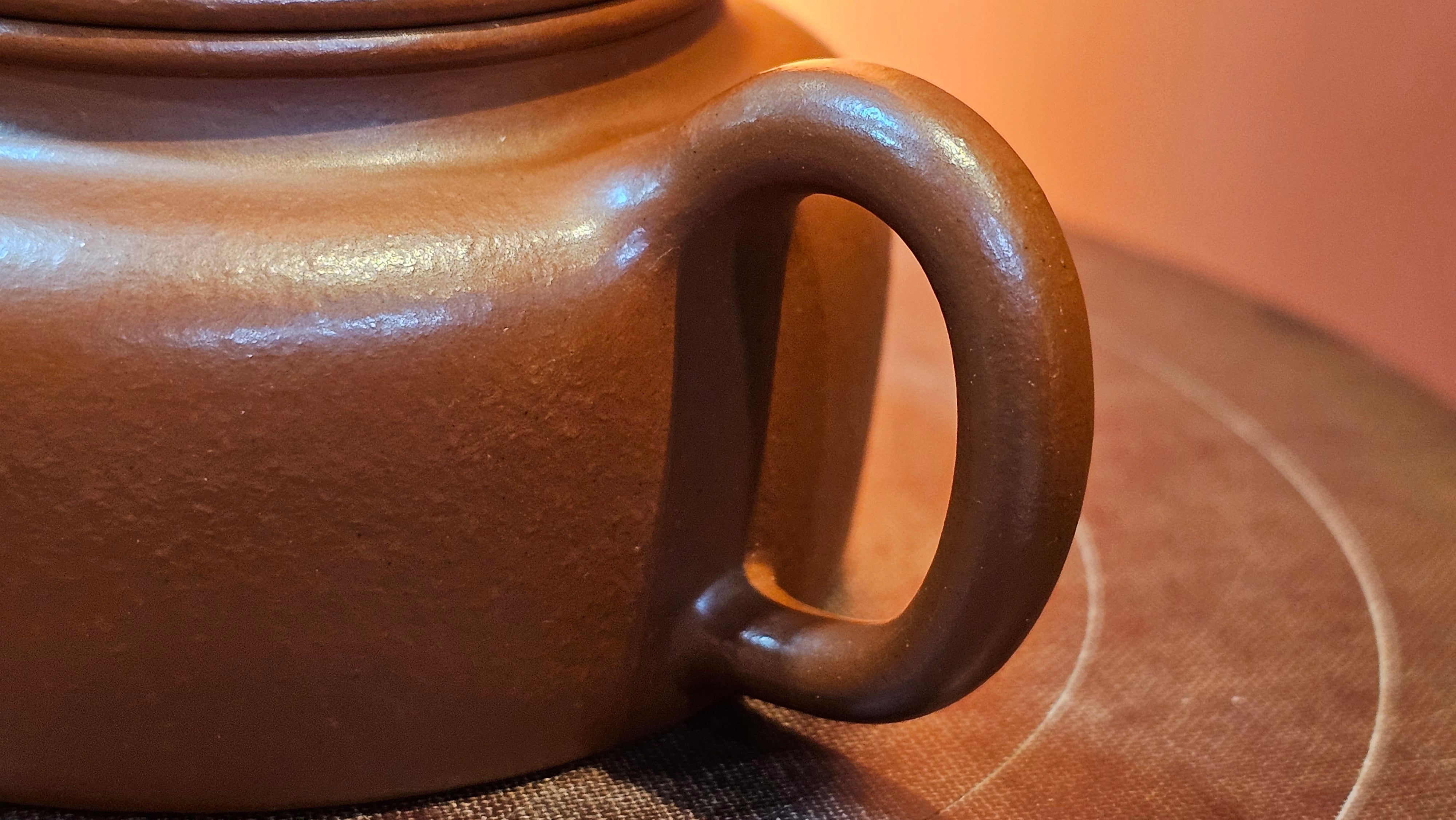 De Zhong 德钟 (Ai De Zhong 矮德钟), "上善若水", 122.8ml, Xiao Mei Yao Zhu Ni 小煤窑朱泥,  by Craftsman Shi Yun 石芸 ~ Congratulations to Mr C.T., 0048hrs 16th June 2025, MS.