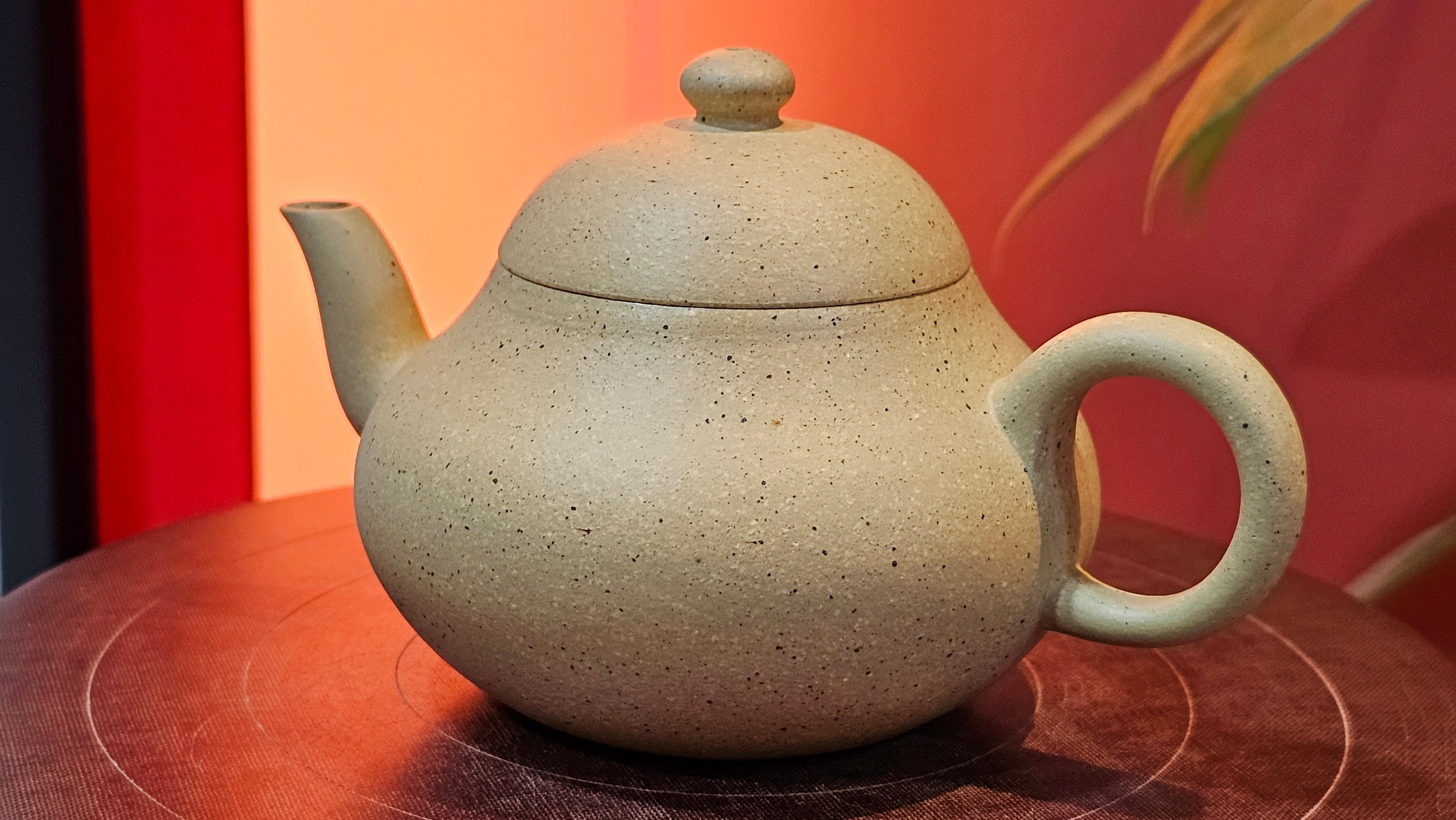 Li Xing 梨形, 163.1ml, Zhi Ma Duan Ni 芝麻段泥, by Craftsman Gu Xiao Ming 顾小明 ~ Congratulations to Mr A.K., 2247hrs 16th June 2025, Seattle, WA.