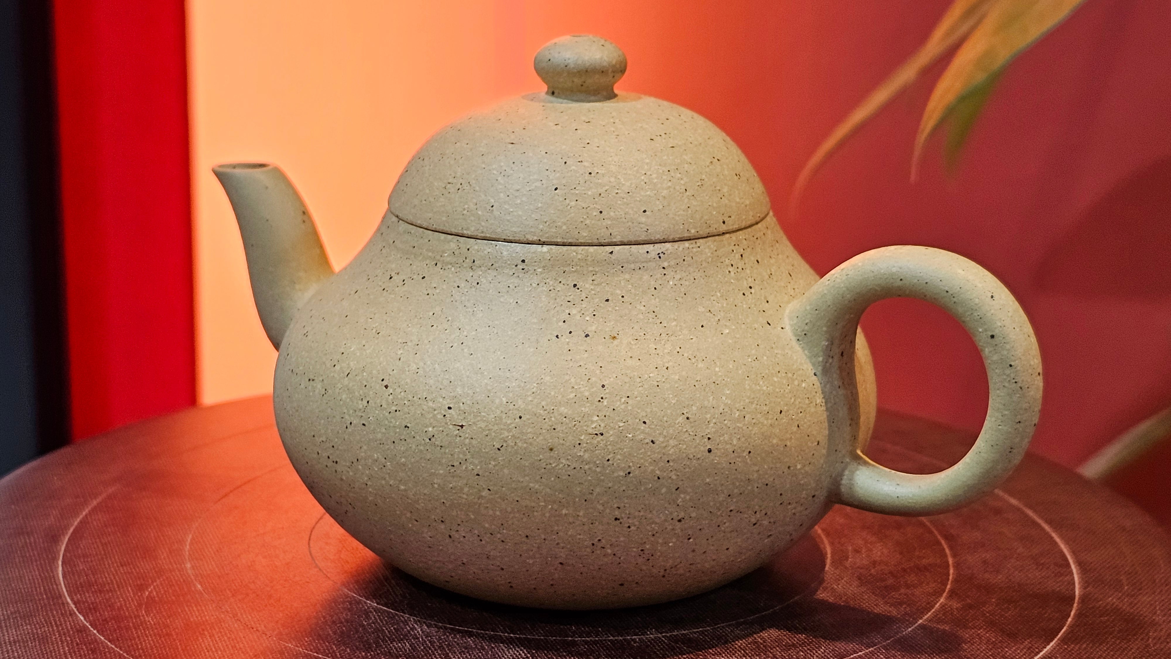 Li Xing 梨形, 163.1ml, Zhi Ma Duan Ni 芝麻段泥, by Craftsman Gu Xiao Ming 顾小明 ~ Congratulations to Mr A.K., 2247hrs 16th June 2025, Seattle, WA.