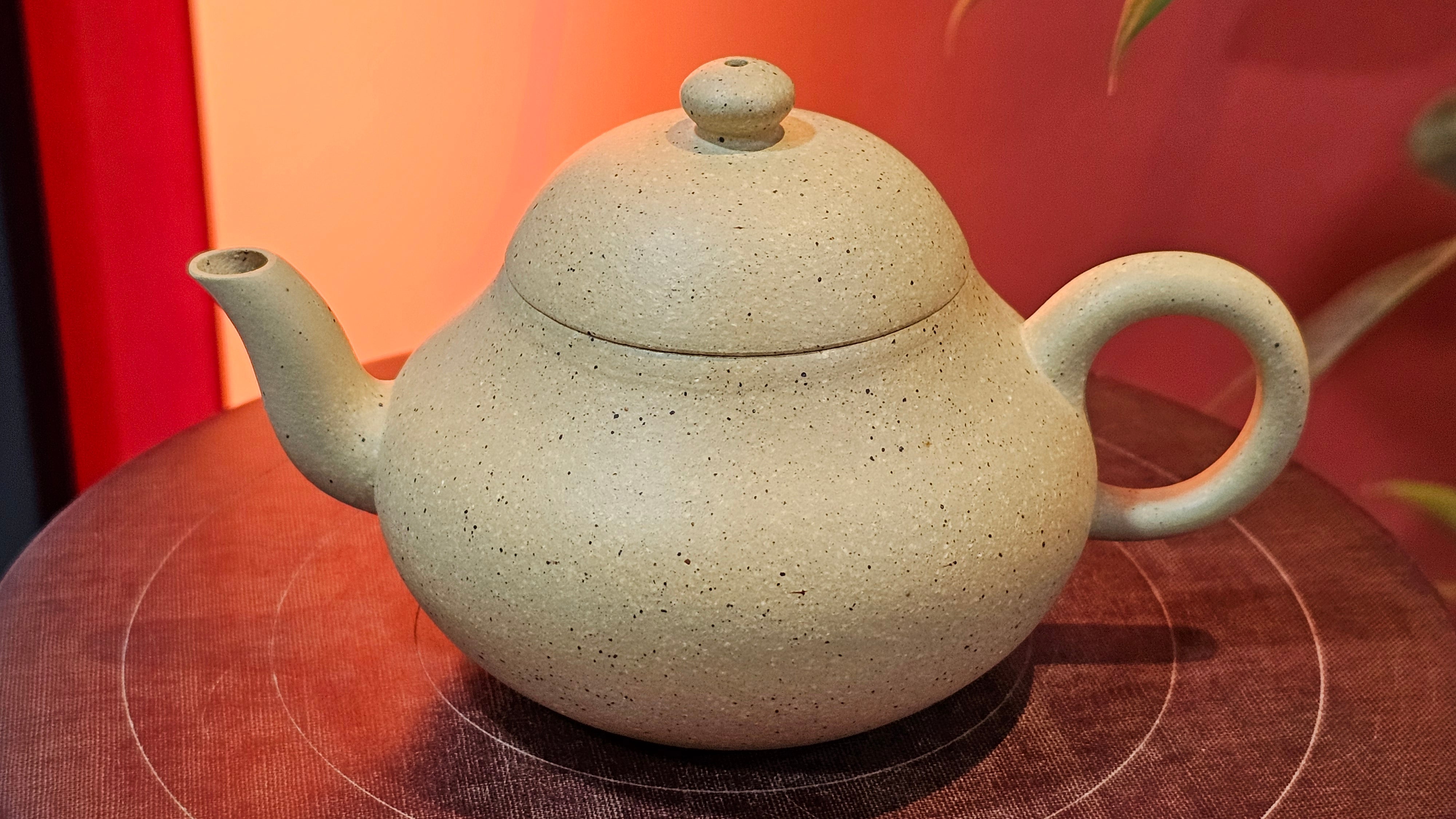 Li Xing 梨形, 163.1ml, Zhi Ma Duan Ni 芝麻段泥, by Craftsman Gu Xiao Ming 顾小明 ~ Congratulations to Mr A.K., 2247hrs 16th June 2025, Seattle, WA.