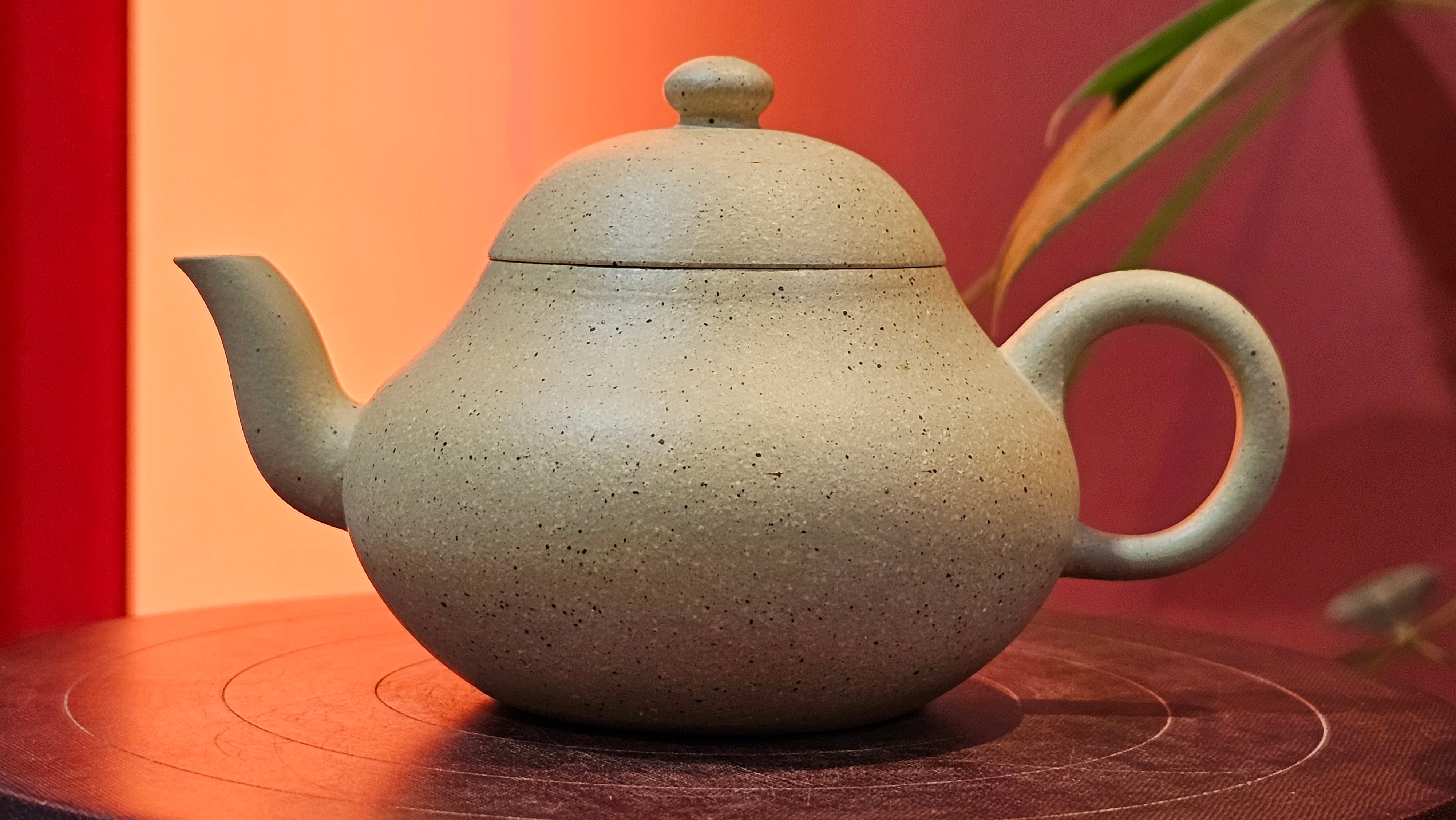 Li Xing 梨形, 163.1ml, Zhi Ma Duan Ni 芝麻段泥, by Craftsman Gu Xiao Ming 顾小明 ~ Congratulations to Mr A.K., 2247hrs 16th June 2025, Seattle, WA.