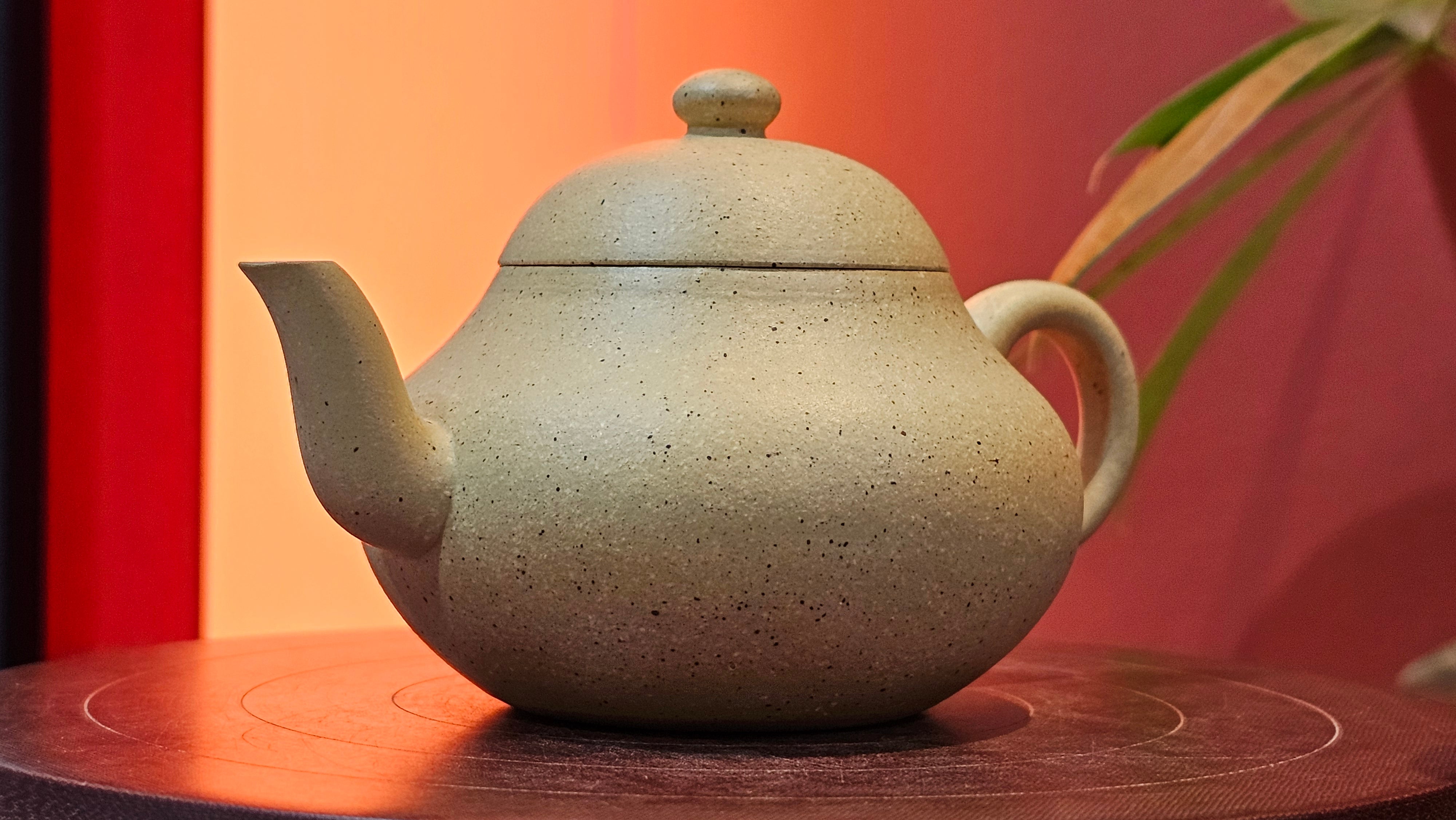 Li Xing 梨形, 163.1ml, Zhi Ma Duan Ni 芝麻段泥, by Craftsman Gu Xiao Ming 顾小明 ~ Congratulations to Mr A.K., 2247hrs 16th June 2025, Seattle, WA.