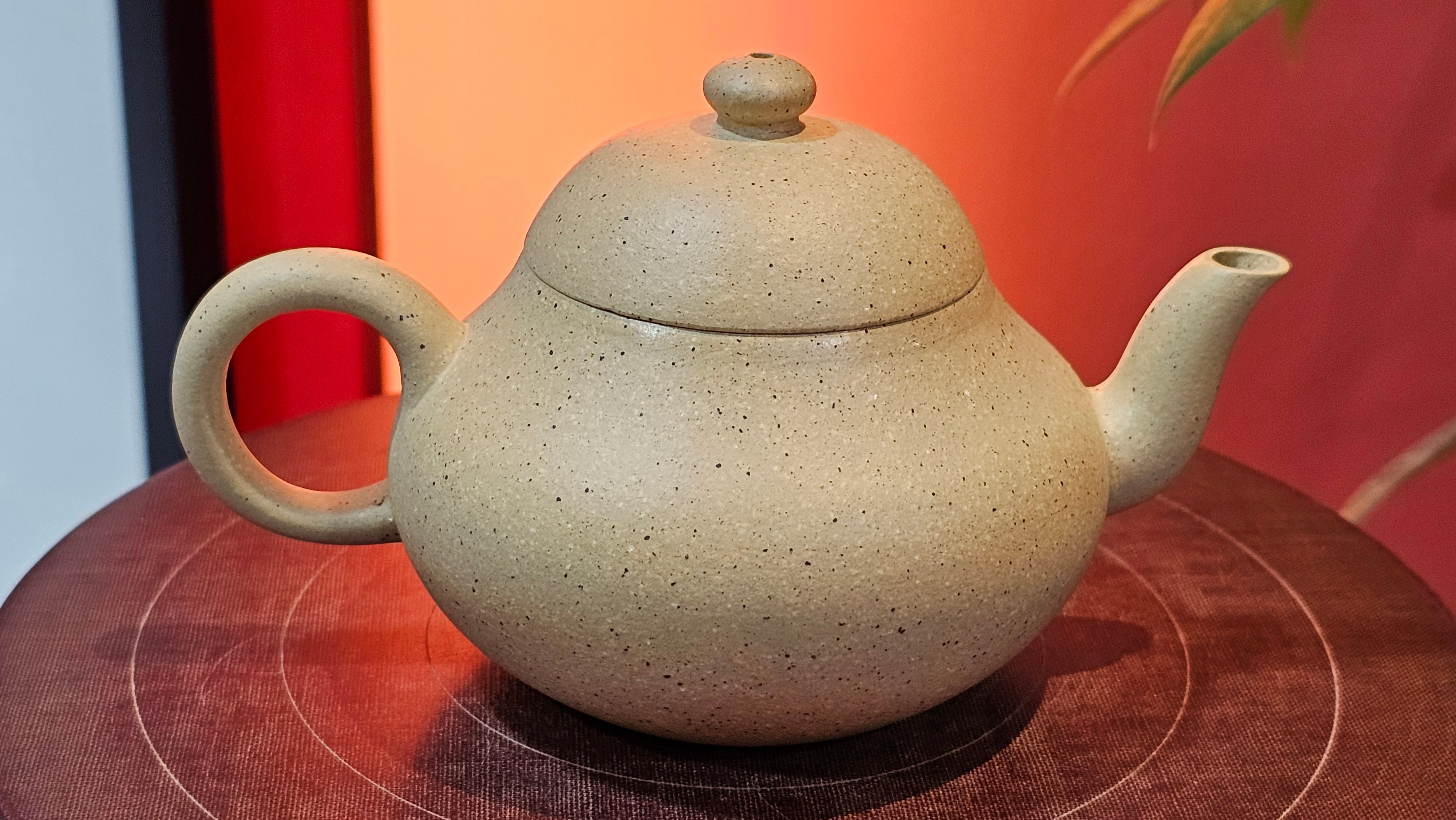 Li Xing 梨形, 163.1ml, Zhi Ma Duan Ni 芝麻段泥, by Craftsman Gu Xiao Ming 顾小明 ~ Congratulations to Mr A.K., 2247hrs 16th June 2025, Seattle, WA.