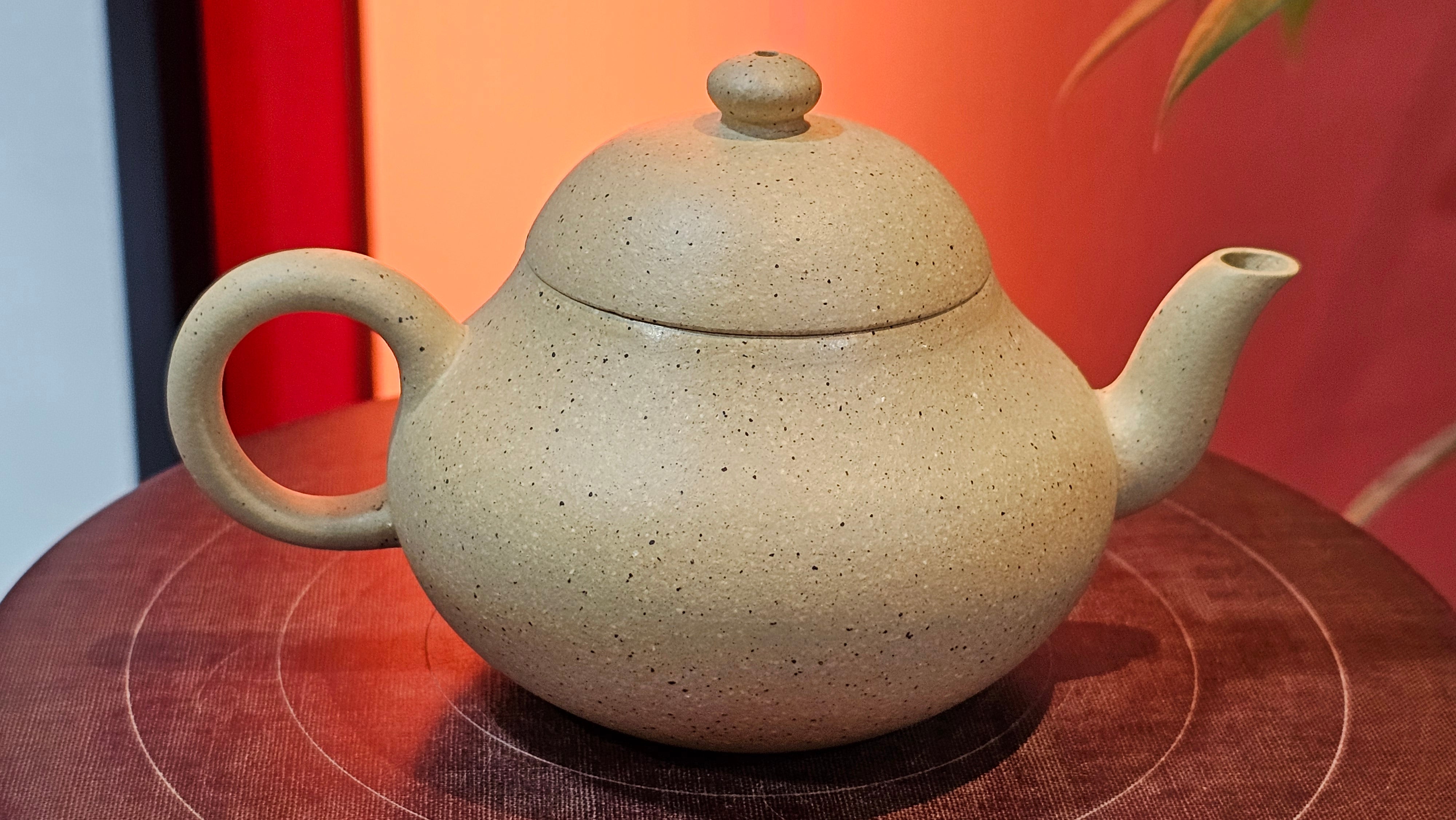 Li Xing 梨形, 163.1ml, Zhi Ma Duan Ni 芝麻段泥, by Craftsman Gu Xiao Ming 顾小明 ~ Congratulations to Mr A.K., 2247hrs 16th June 2025, Seattle, WA.