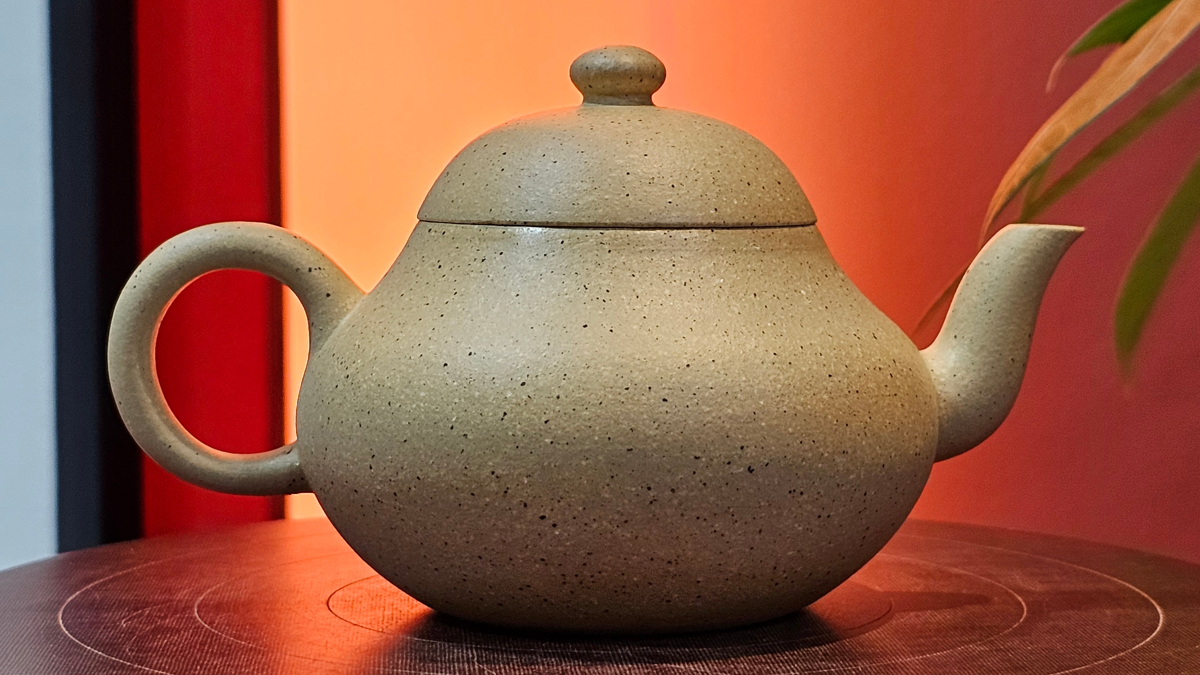 Li Xing 梨形, 163.1ml, Zhi Ma Duan Ni 芝麻段泥, by Craftsman Gu Xiao Ming 顾小明 ~ Congratulations to Mr A.K., 2247hrs 16th June 2025, Seattle, WA.