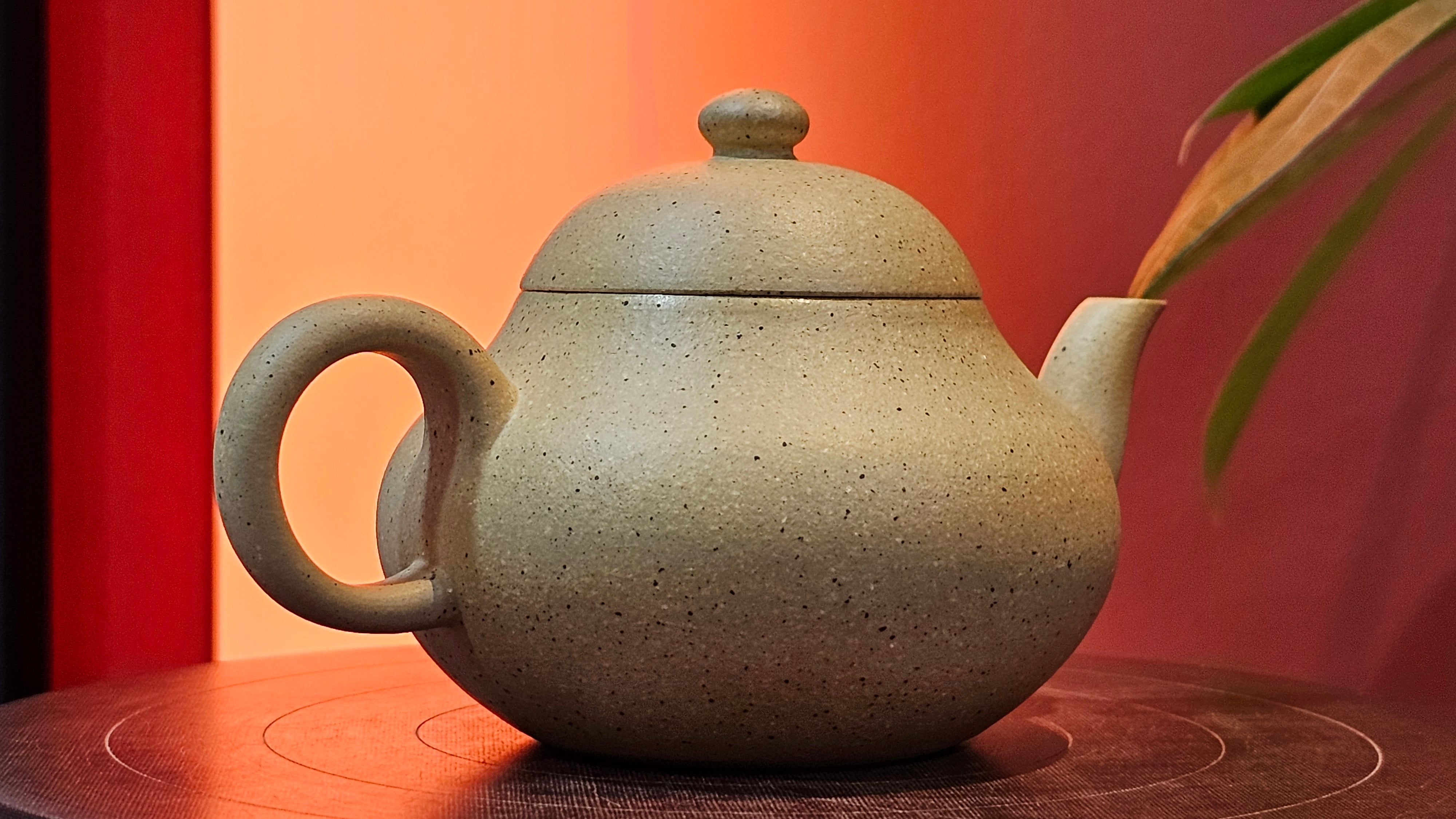 Li Xing 梨形, 163.1ml, Zhi Ma Duan Ni 芝麻段泥, by Craftsman Gu Xiao Ming 顾小明 ~ Congratulations to Mr A.K., 2247hrs 16th June 2025, Seattle, WA.