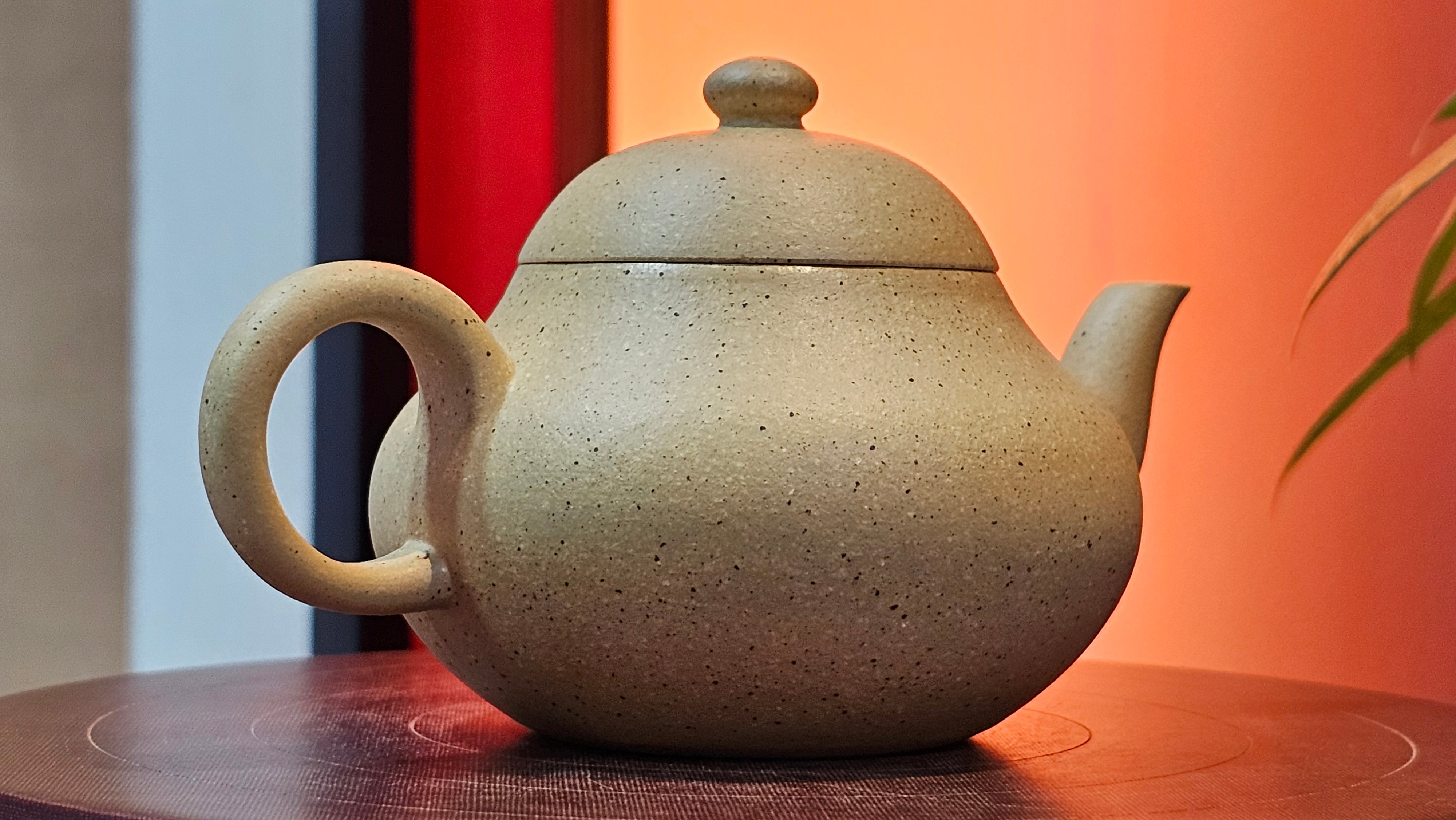 Li Xing 梨形, 163.1ml, Zhi Ma Duan Ni 芝麻段泥, by Craftsman Gu Xiao Ming 顾小明 ~ Congratulations to Mr A.K., 2247hrs 16th June 2025, Seattle, WA.