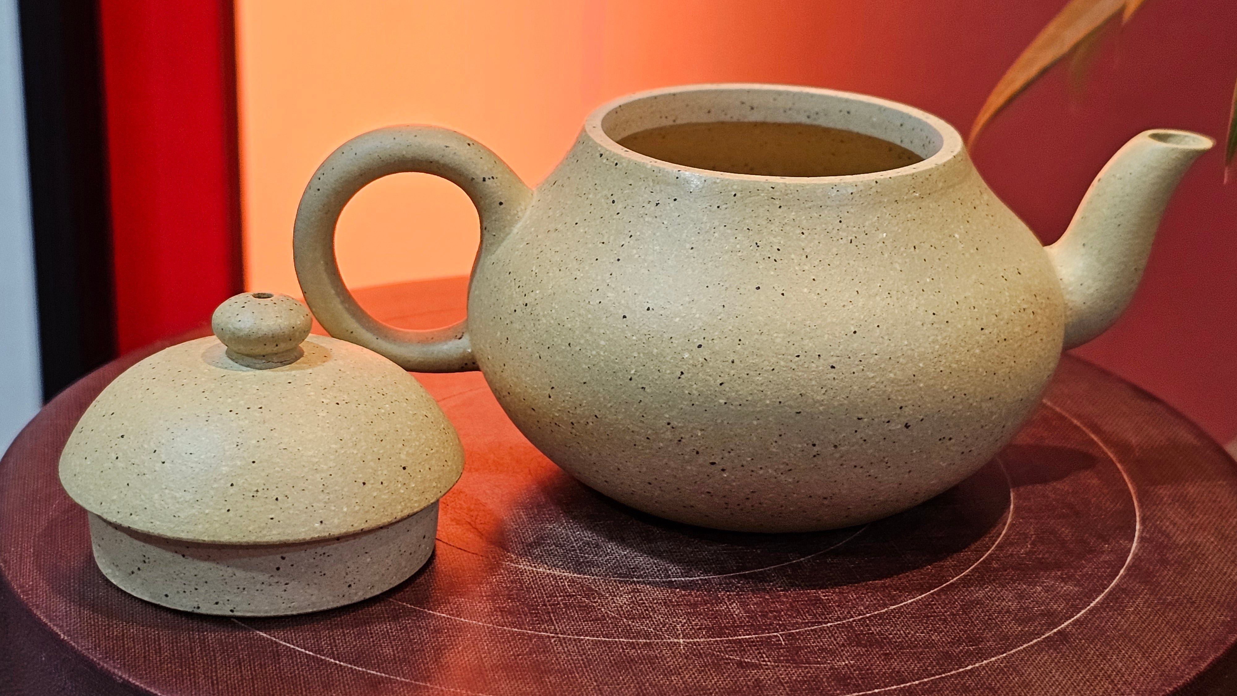 Li Xing 梨形, 163.1ml, Zhi Ma Duan Ni 芝麻段泥, by Craftsman Gu Xiao Ming 顾小明 ~ Congratulations to Mr A.K., 2247hrs 16th June 2025, Seattle, WA.