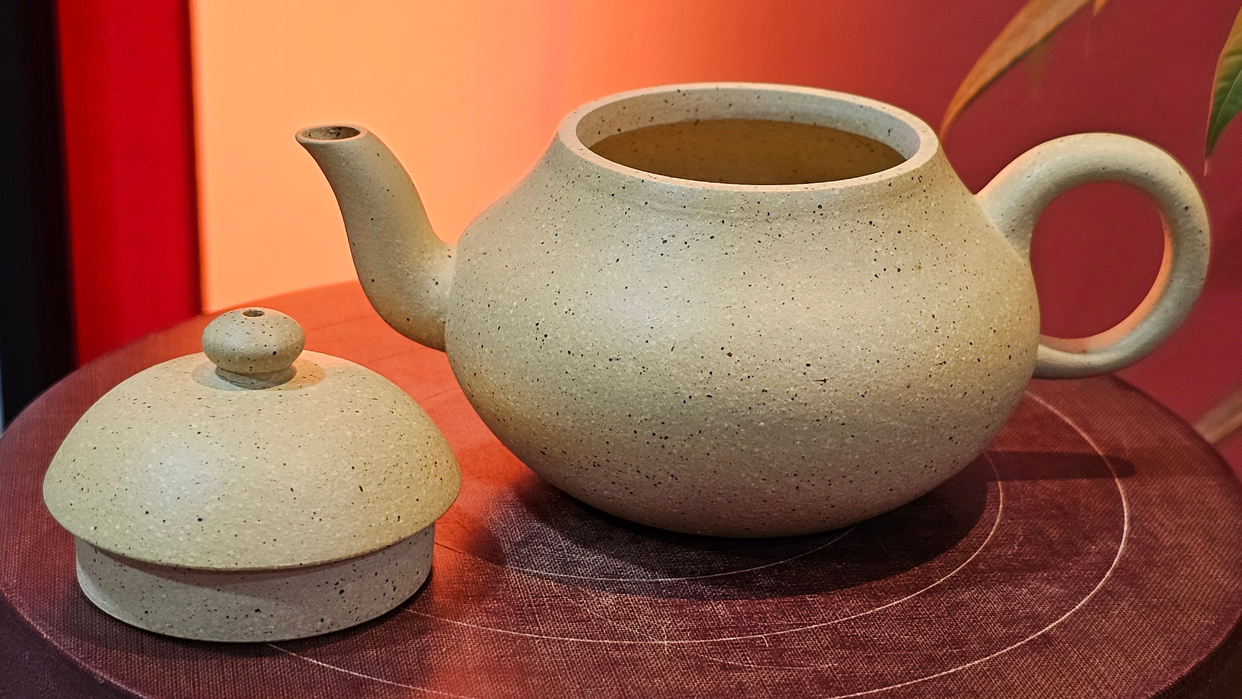 Li Xing 梨形, 163.1ml, Zhi Ma Duan Ni 芝麻段泥, by Craftsman Gu Xiao Ming 顾小明 ~ Congratulations to Mr A.K., 2247hrs 16th June 2025, Seattle, WA.