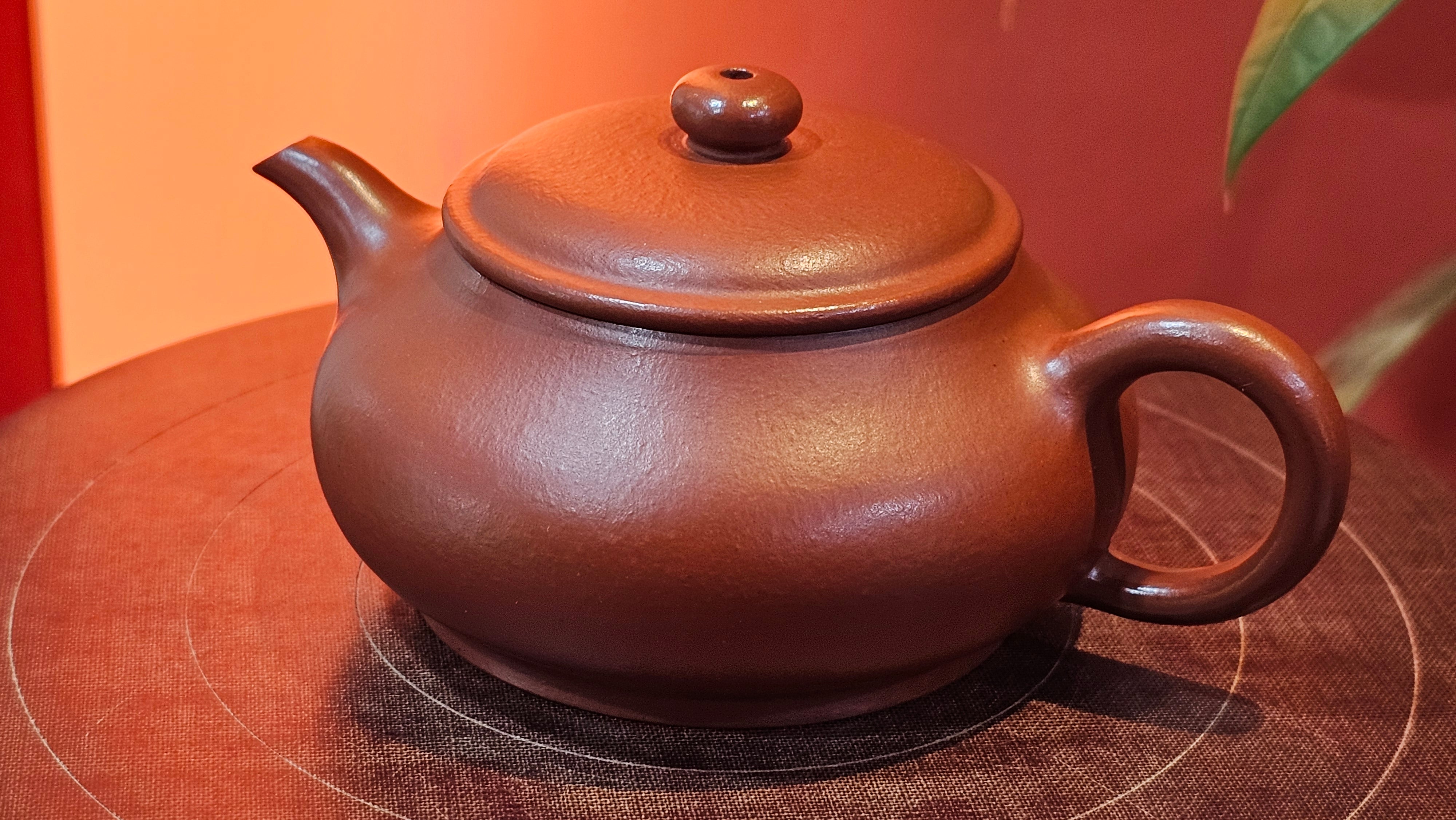 Ming Lu 明炉, 131.5ml, Xiao Mei Yao Zhu Ni 小煤窑朱泥, by our Collaborative Craftsman Wang Xing 王兴 ~ Congratulations to Ms F.W.! 1306hrs 20th July, Berlin, Germany 🇩🇪.