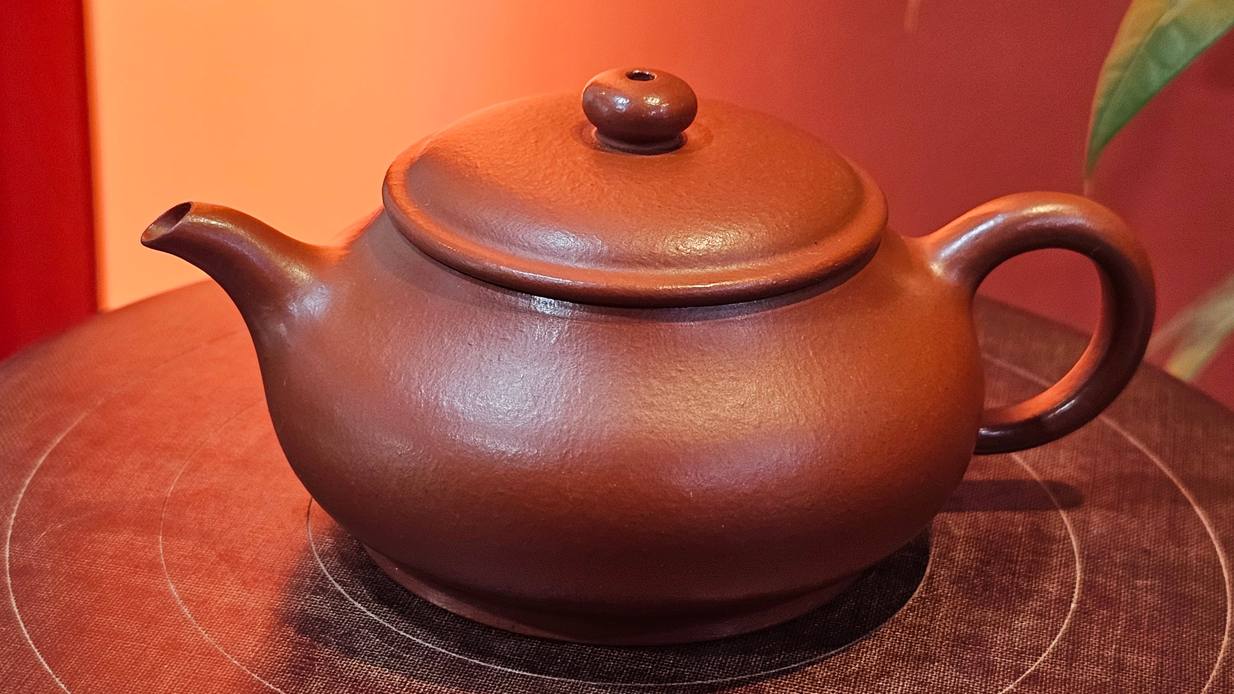 Ming Lu 明炉, 131.5ml, Xiao Mei Yao Zhu Ni 小煤窑朱泥, by our Collaborative Craftsman Wang Xing 王兴 ~ Congratulations to Ms F.W.! 1306hrs 20th July, Berlin, Germany 🇩🇪.