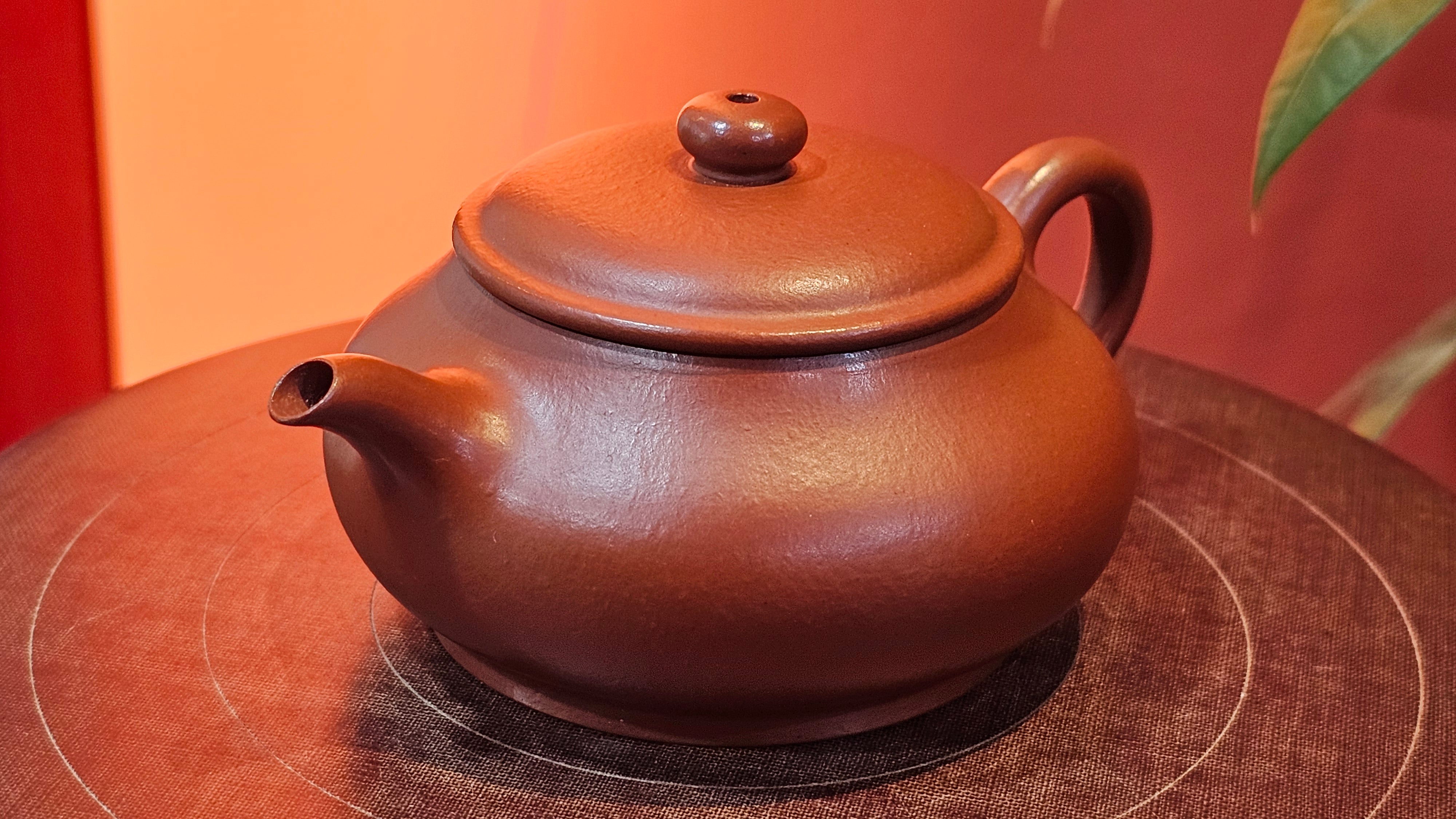 Ming Lu 明炉, 131.5ml, Xiao Mei Yao Zhu Ni 小煤窑朱泥, by our Collaborative Craftsman Wang Xing 王兴 ~ Congratulations to Ms F.W.! 1306hrs 20th July, Berlin, Germany 🇩🇪.