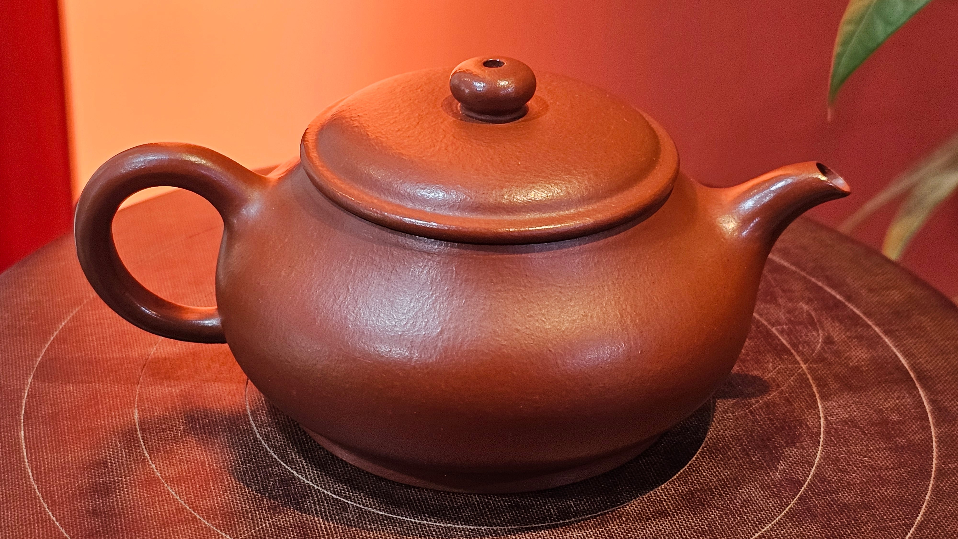 Ming Lu 明炉, 131.5ml, Xiao Mei Yao Zhu Ni 小煤窑朱泥, by our Collaborative Craftsman Wang Xing 王兴 ~ Congratulations to Ms F.W.! 1306hrs 20th July, Berlin, Germany 🇩🇪.