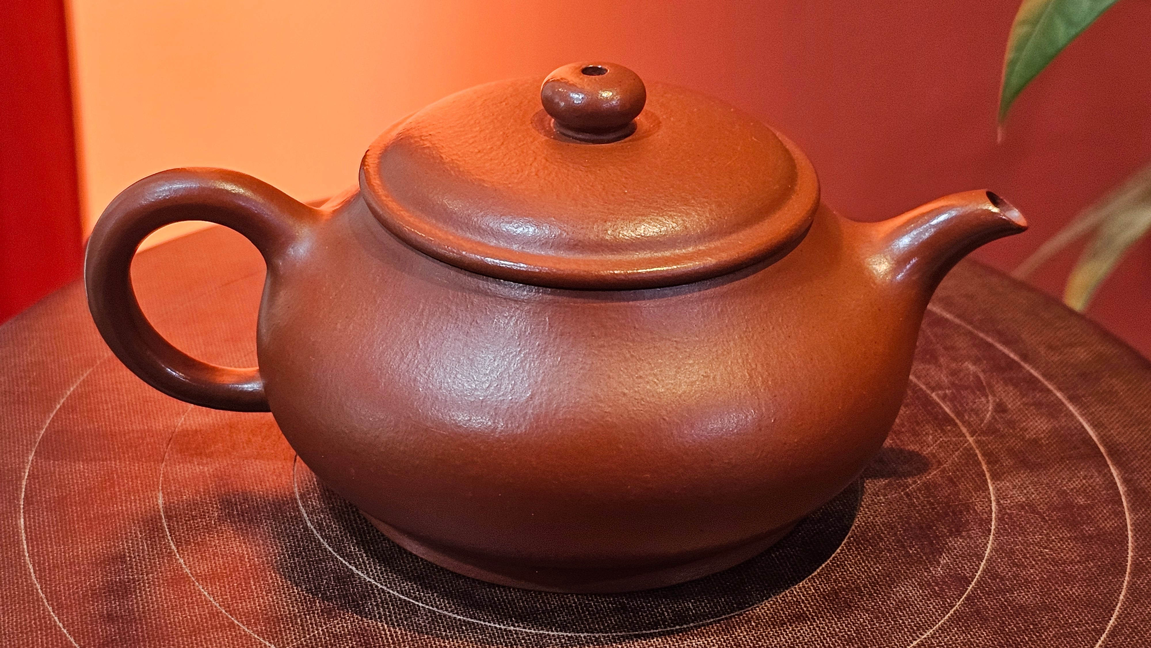 Ming Lu 明炉, 131.5ml, Xiao Mei Yao Zhu Ni 小煤窑朱泥, by our Collaborative Craftsman Wang Xing 王兴 ~ Congratulations to Ms F.W.! 1306hrs 20th July, Berlin, Germany 🇩🇪.