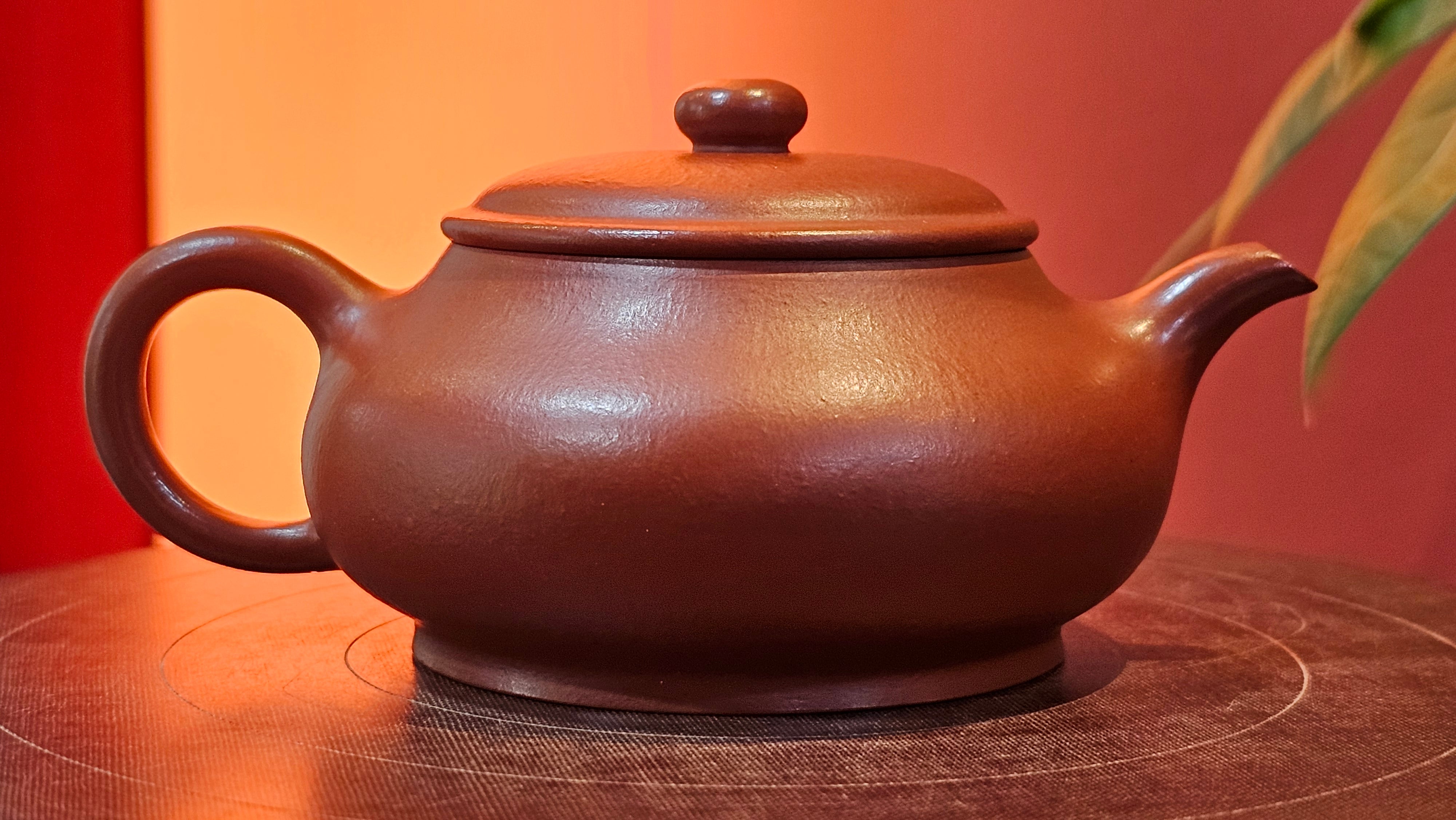 Ming Lu 明炉, 131.5ml, Xiao Mei Yao Zhu Ni 小煤窑朱泥, by our Collaborative Craftsman Wang Xing 王兴 ~ Congratulations to Ms F.W.! 1306hrs 20th July, Berlin, Germany 🇩🇪.