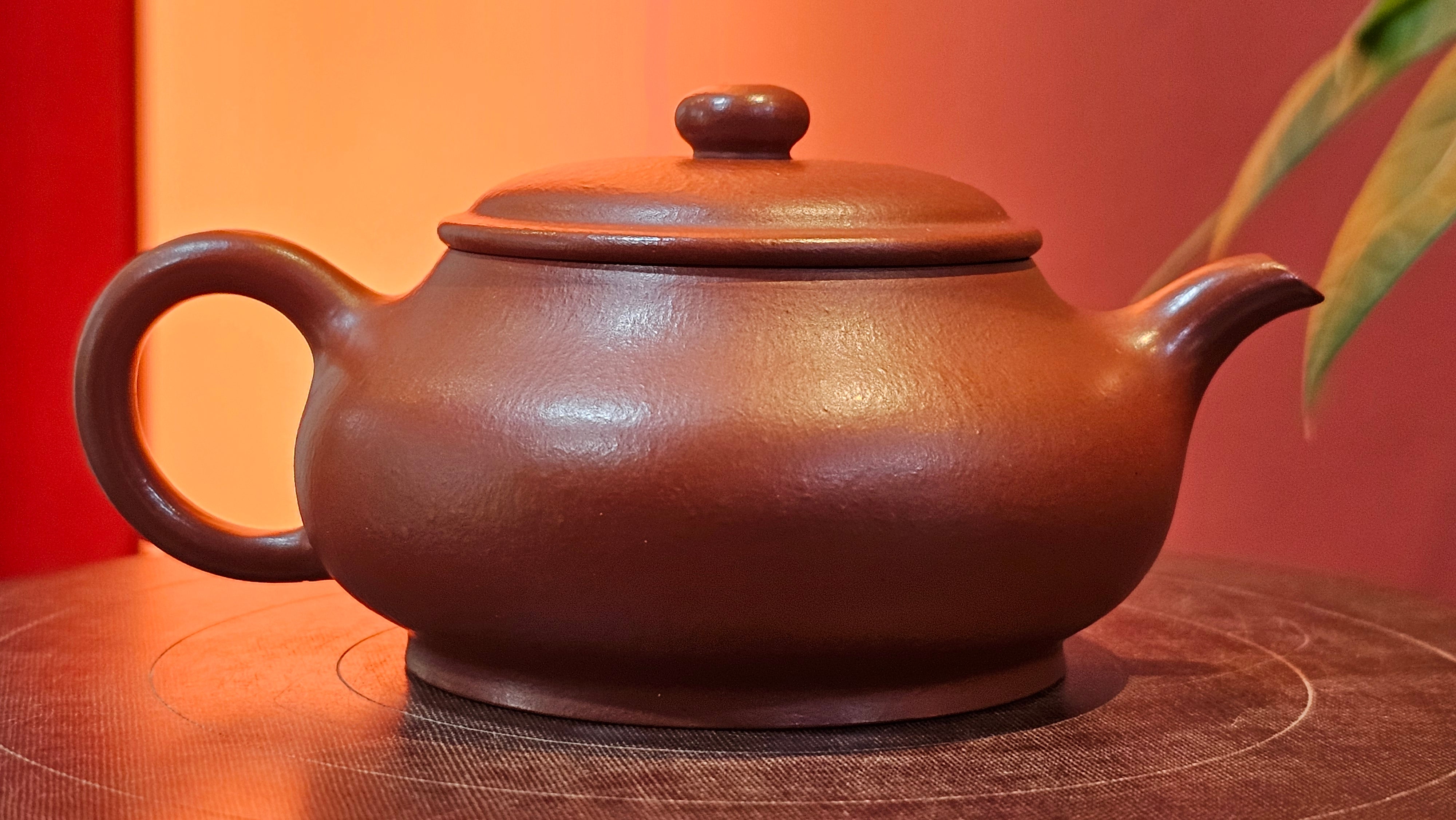 Ming Lu 明炉, 131.5ml, Xiao Mei Yao Zhu Ni 小煤窑朱泥, by our Collaborative Craftsman Wang Xing 王兴 ~ Congratulations to Ms F.W.! 1306hrs 20th July, Berlin, Germany 🇩🇪.