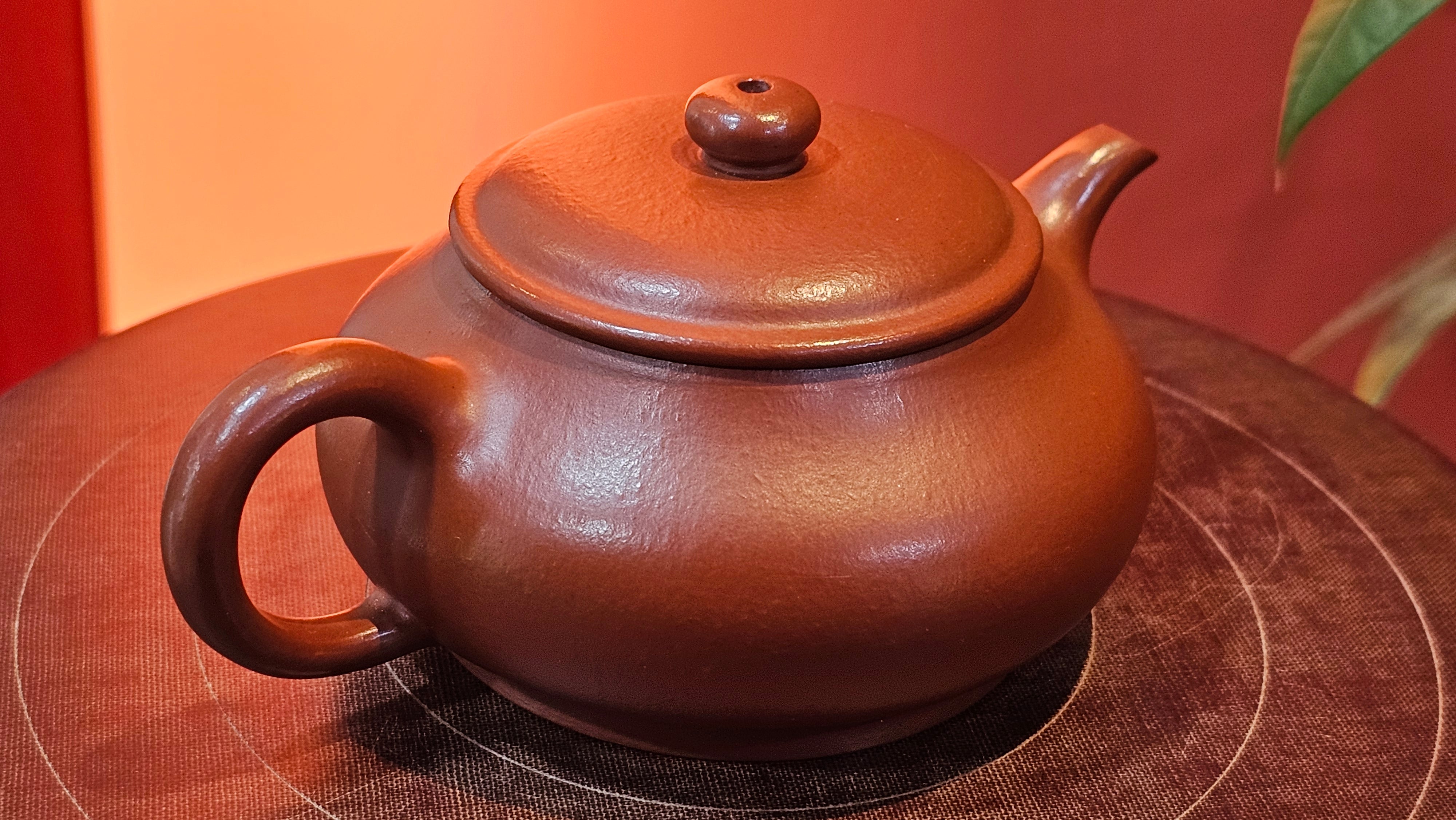 Ming Lu 明炉, 131.5ml, Xiao Mei Yao Zhu Ni 小煤窑朱泥, by our Collaborative Craftsman Wang Xing 王兴 ~ Congratulations to Ms F.W.! 1306hrs 20th July, Berlin, Germany 🇩🇪.