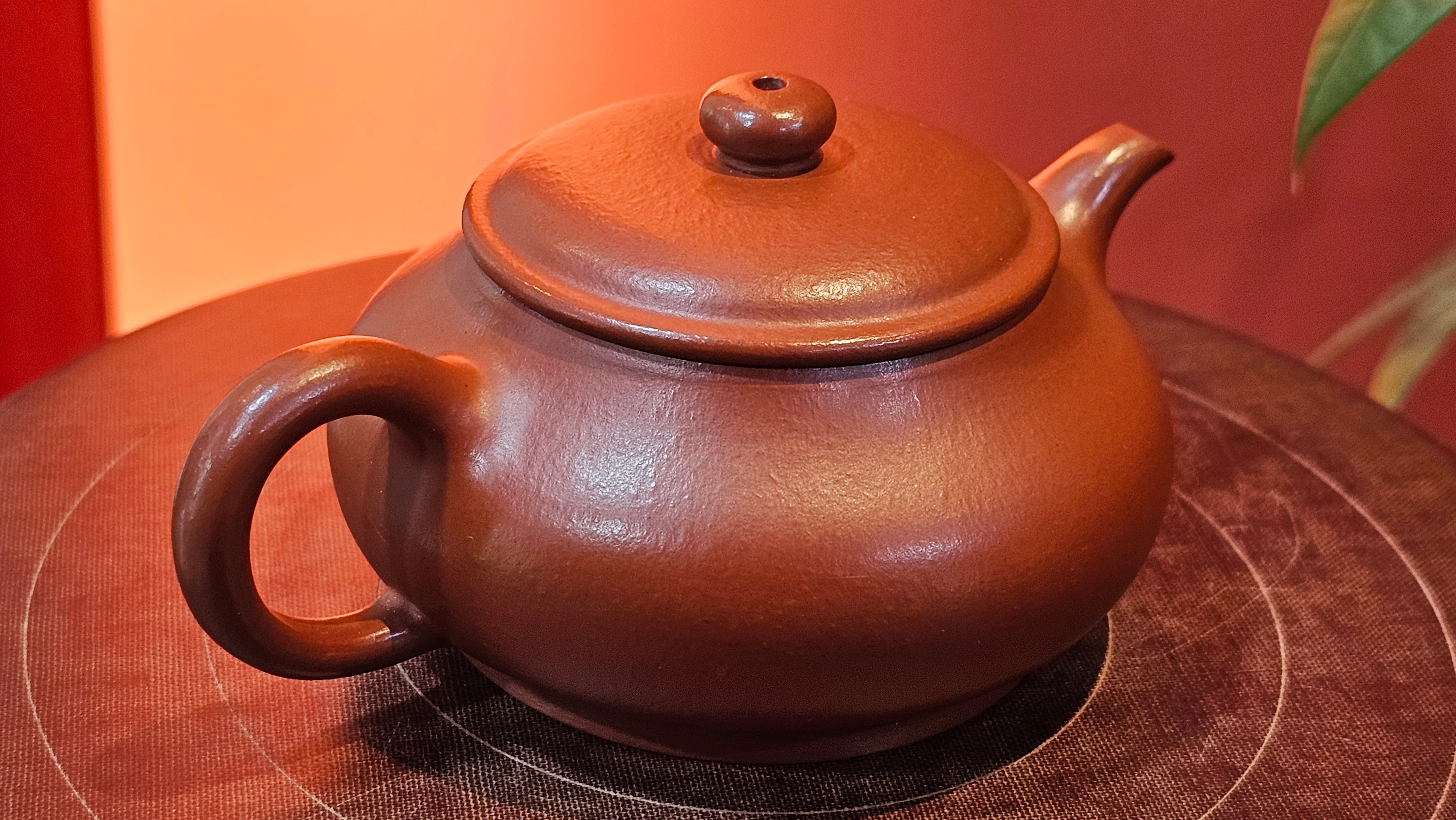 Ming Lu 明炉, 131.5ml, Xiao Mei Yao Zhu Ni 小煤窑朱泥, by our Collaborative Craftsman Wang Xing 王兴 ~ Congratulations to Ms F.W.! 1306hrs 20th July, Berlin, Germany 🇩🇪.