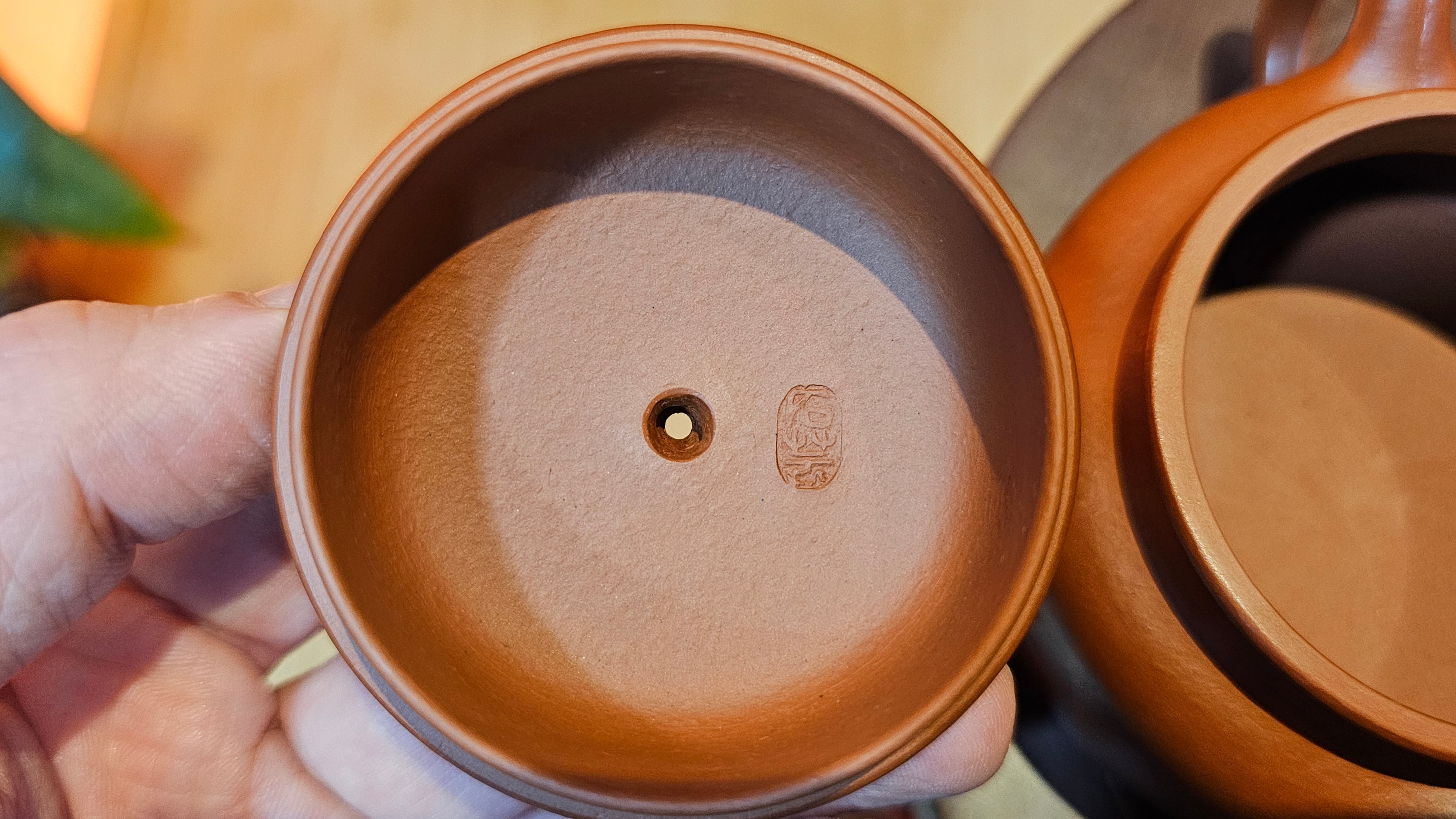 Ming Lu 明炉, 131.5ml, Xiao Mei Yao Zhu Ni 小煤窑朱泥, by our Collaborative Craftsman Wang Xing 王兴 ~ Congratulations to Ms F.W.! 1306hrs 20th July, Berlin, Germany 🇩🇪.