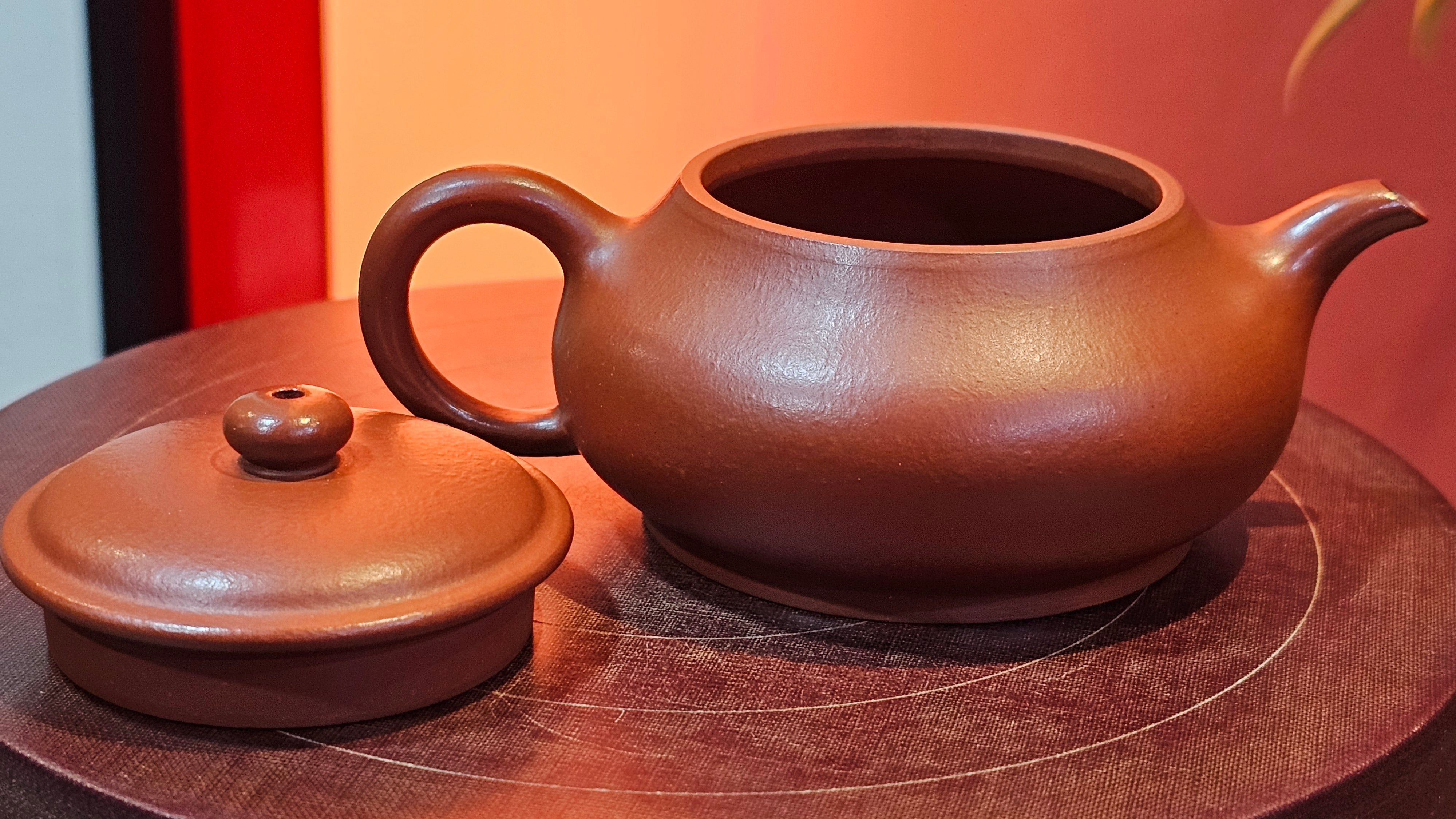 Ming Lu 明炉, 131.5ml, Xiao Mei Yao Zhu Ni 小煤窑朱泥, by our Collaborative Craftsman Wang Xing 王兴 ~ Congratulations to Ms F.W.! 1306hrs 20th July, Berlin, Germany 🇩🇪.