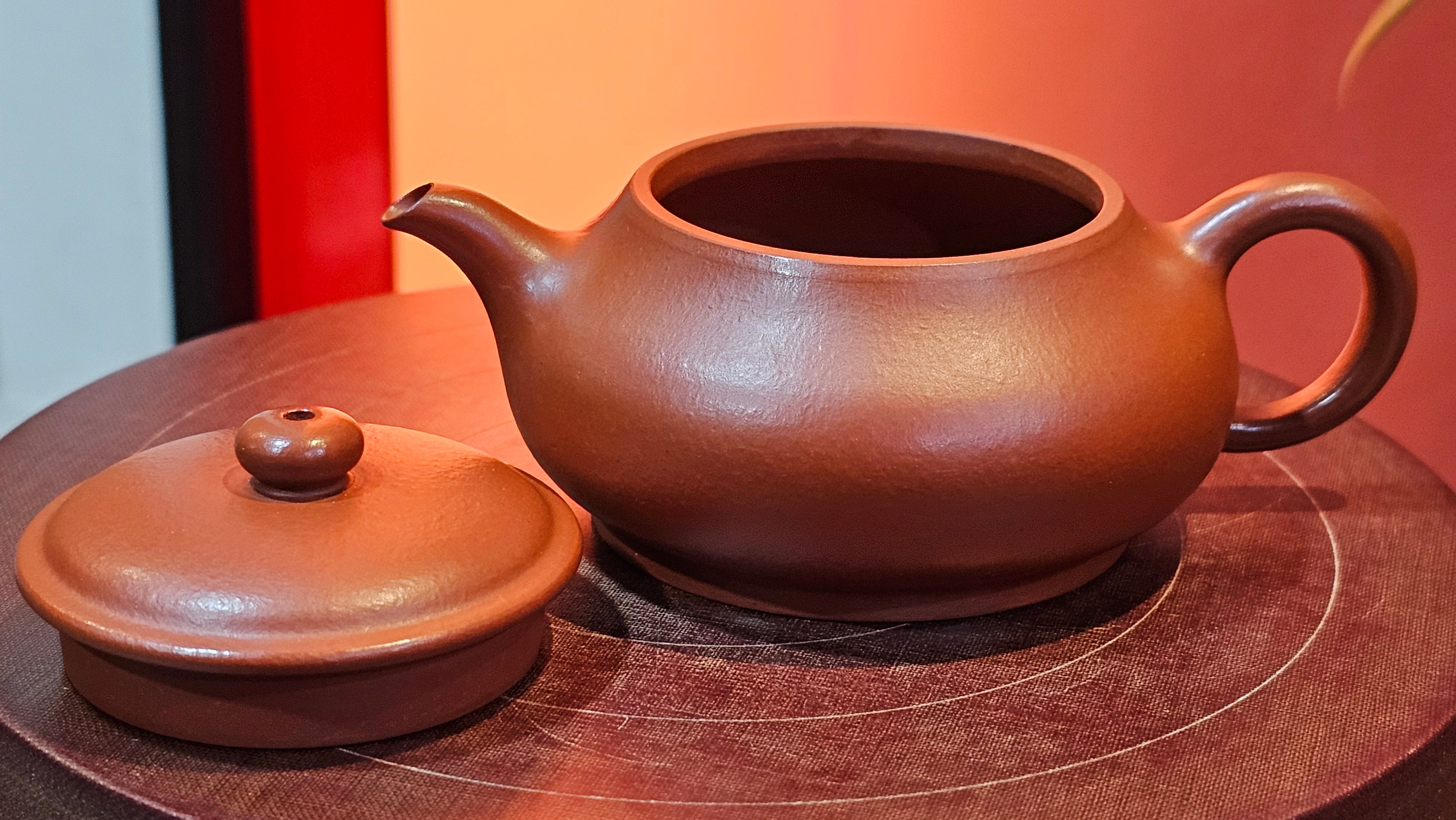 Ming Lu 明炉, 131.5ml, Xiao Mei Yao Zhu Ni 小煤窑朱泥, by our Collaborative Craftsman Wang Xing 王兴 ~ Congratulations to Ms F.W.! 1306hrs 20th July, Berlin, Germany 🇩🇪.