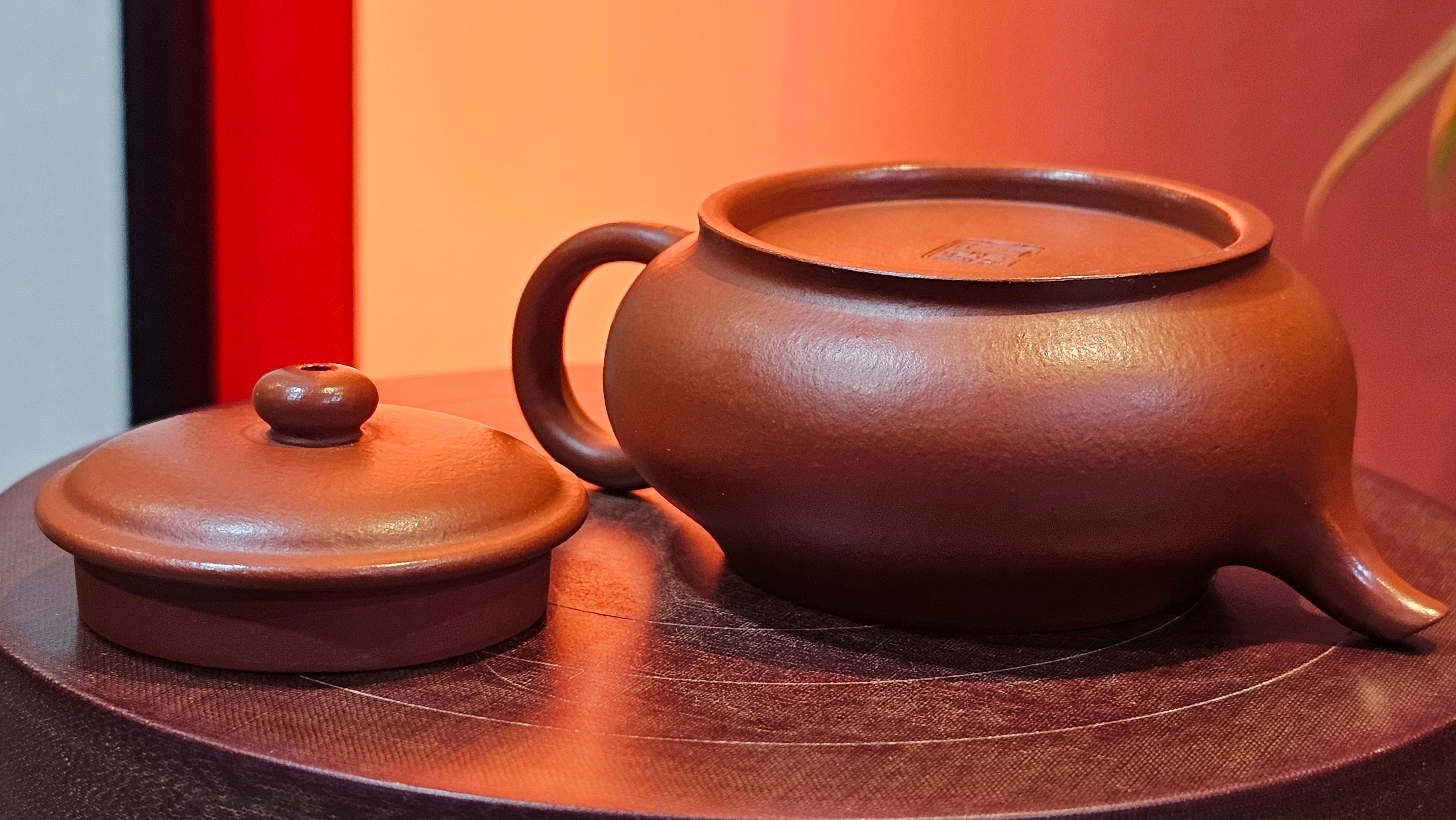 Ming Lu 明炉, 131.5ml, Xiao Mei Yao Zhu Ni 小煤窑朱泥, by our Collaborative Craftsman Wang Xing 王兴 ~ Congratulations to Ms F.W.! 1306hrs 20th July, Berlin, Germany 🇩🇪.