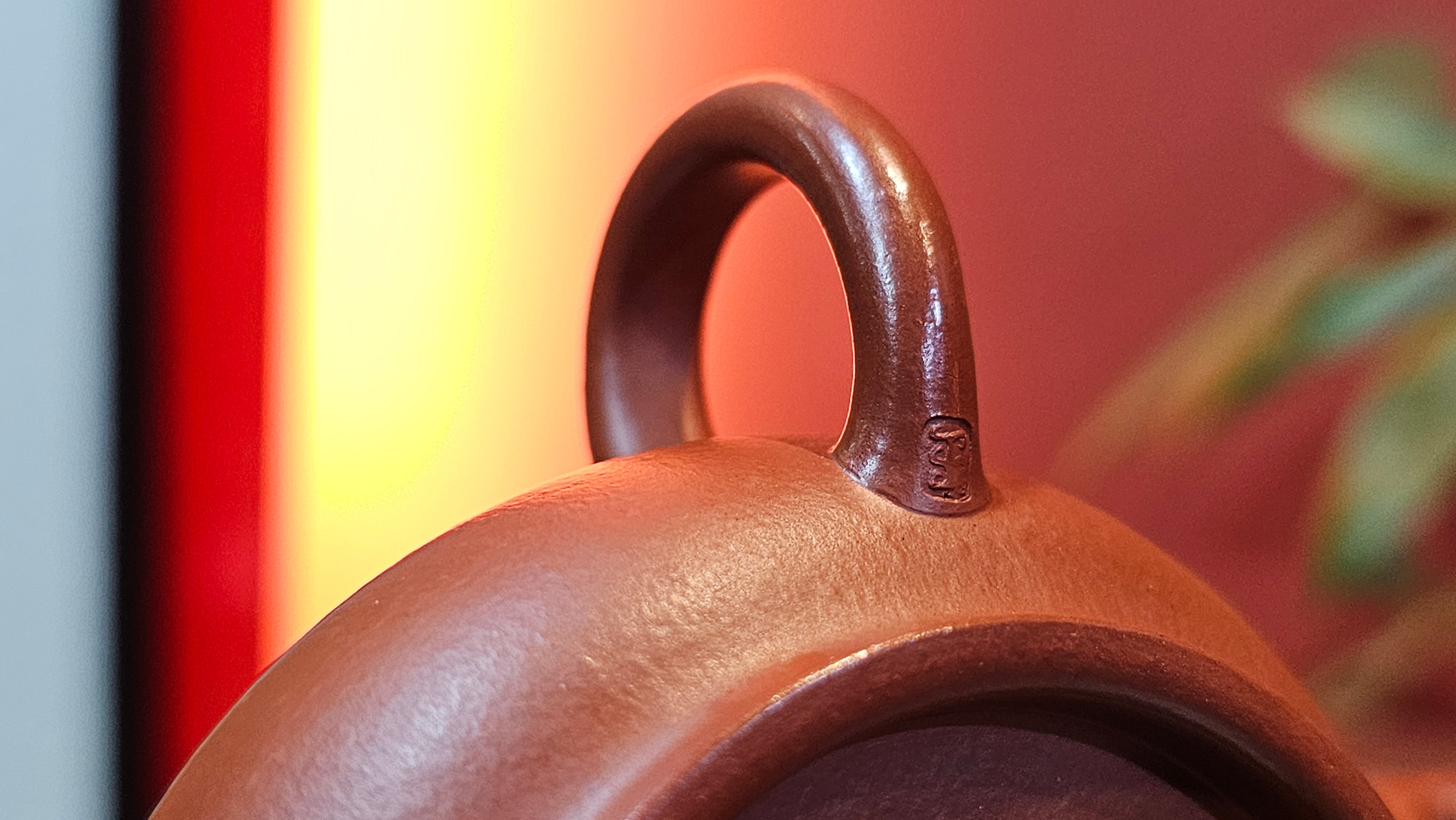 Ming Lu 明炉, 131.5ml, Xiao Mei Yao Zhu Ni 小煤窑朱泥, by our Collaborative Craftsman Wang Xing 王兴 ~ Congratulations to Ms F.W.! 1306hrs 20th July, Berlin, Germany 🇩🇪.