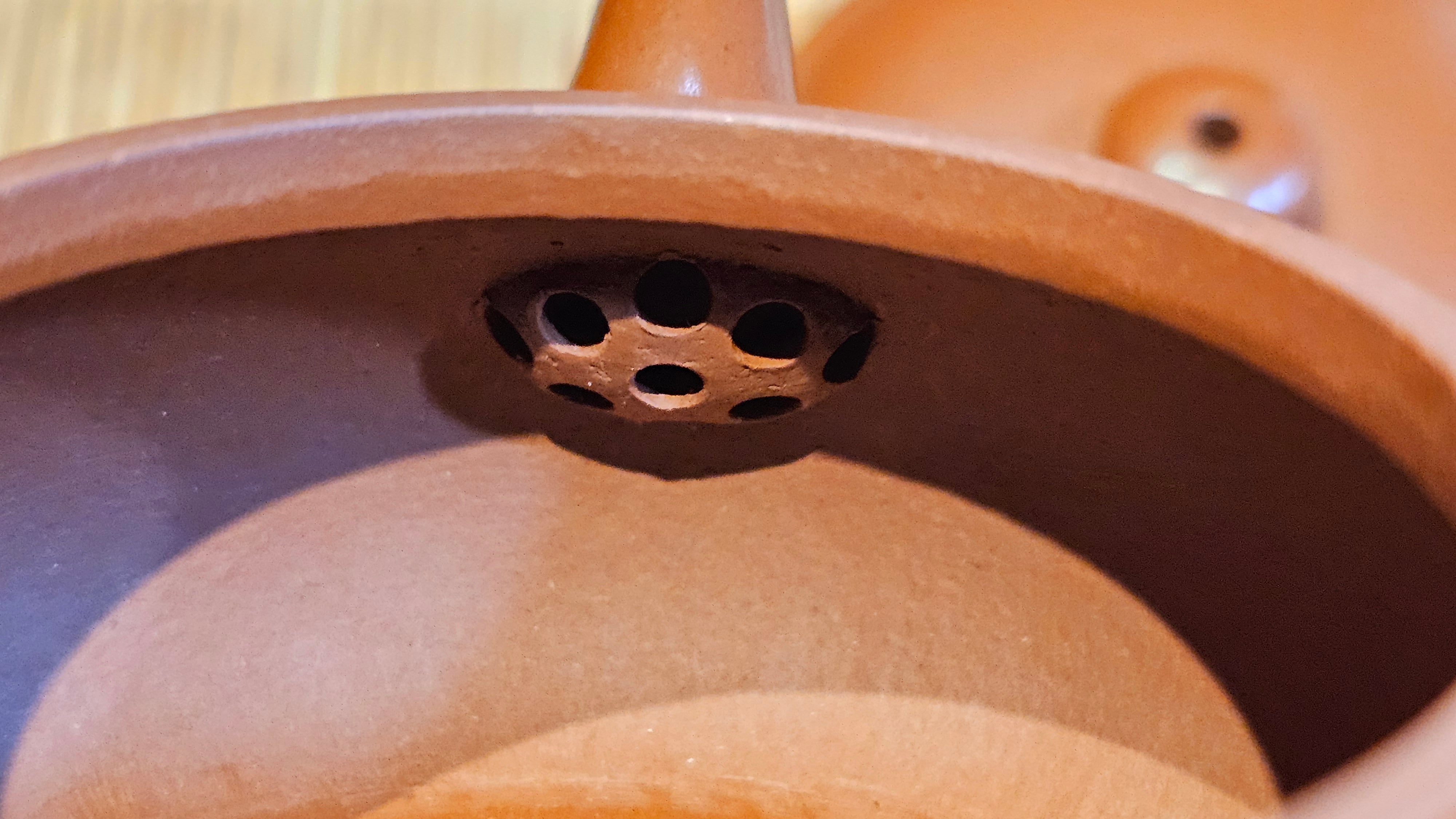 Ming Lu 明炉, 131.5ml, Xiao Mei Yao Zhu Ni 小煤窑朱泥, by our Collaborative Craftsman Wang Xing 王兴 ~ Congratulations to Ms F.W.! 1306hrs 20th July, Berlin, Germany 🇩🇪.