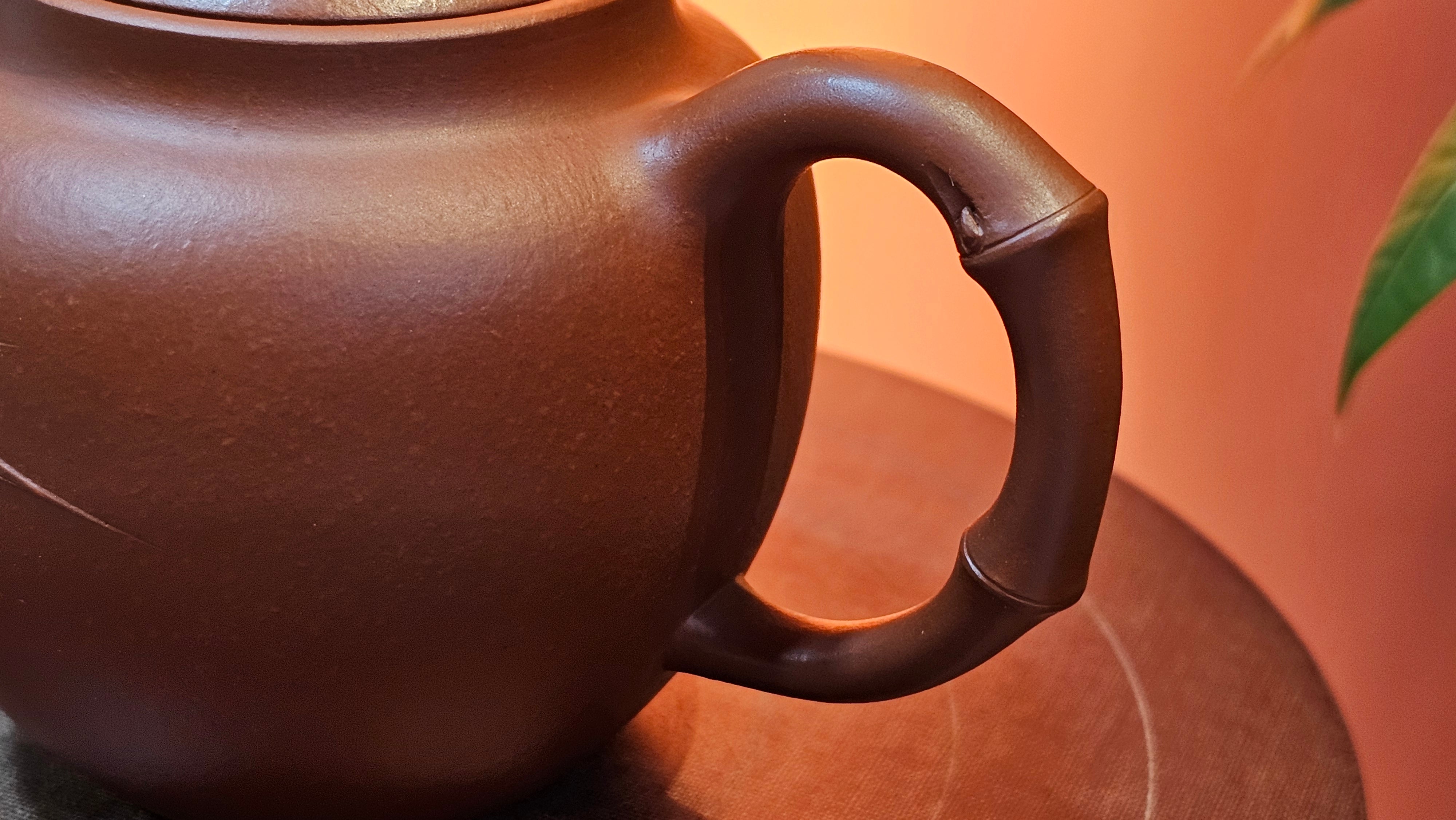 《高风亮节》"Gao Feng Liang Jie", 218.3ml, Ornate 花器! ~ Xiao Mei Yao Zhu Ni 小煤窑朱泥,  by Craftsman Shi Yun 石芸 ~ Congratulations!to Ms D.L.! 1440hrs 15th Sept 2025, Minot, ND!