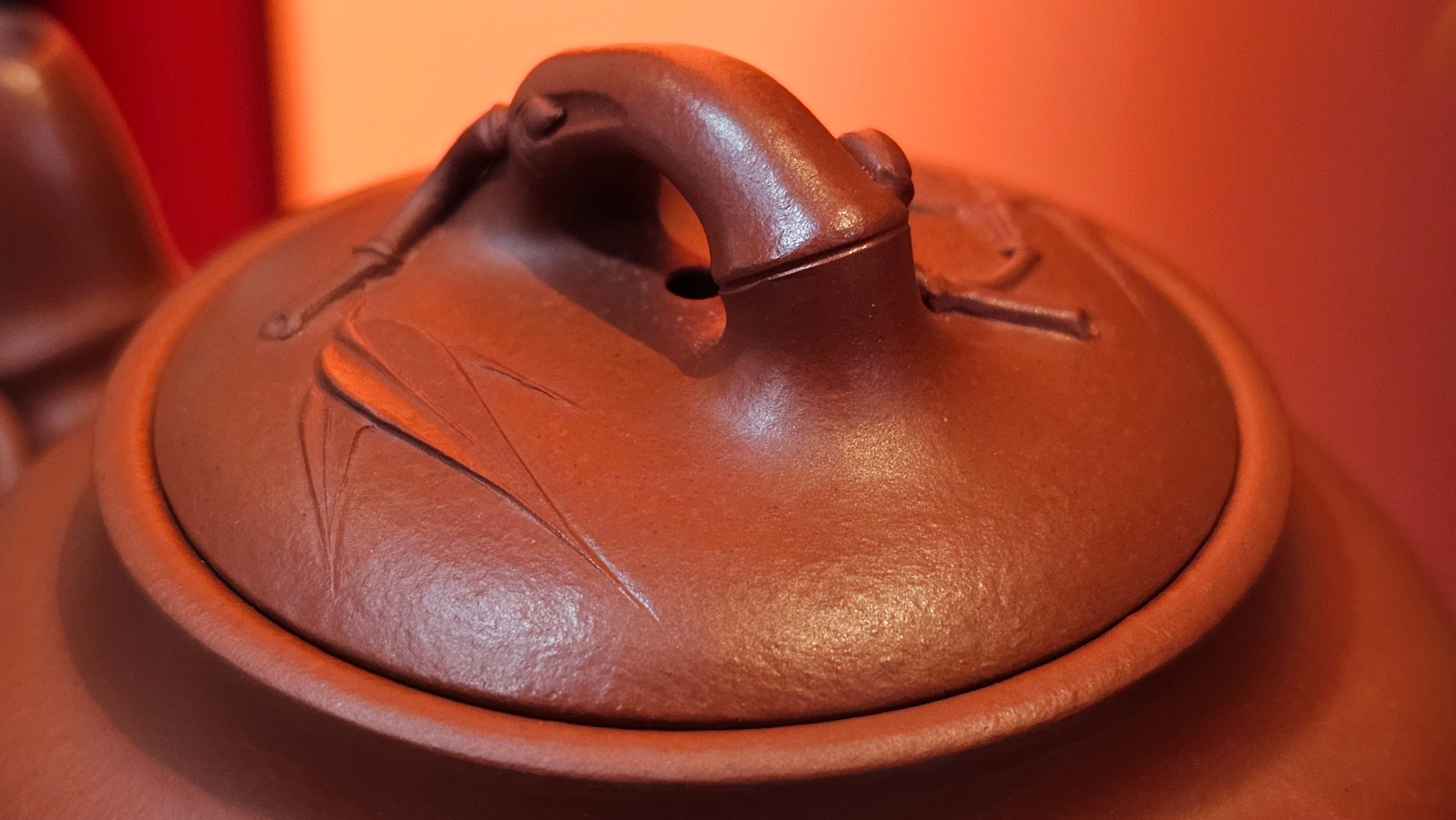 《高风亮节》"Gao Feng Liang Jie", 218.3ml, Ornate 花器! ~ Xiao Mei Yao Zhu Ni 小煤窑朱泥,  by Craftsman Shi Yun 石芸 ~ Congratulations!to Ms D.L.! 1440hrs 15th Sept 2025, Minot, ND!