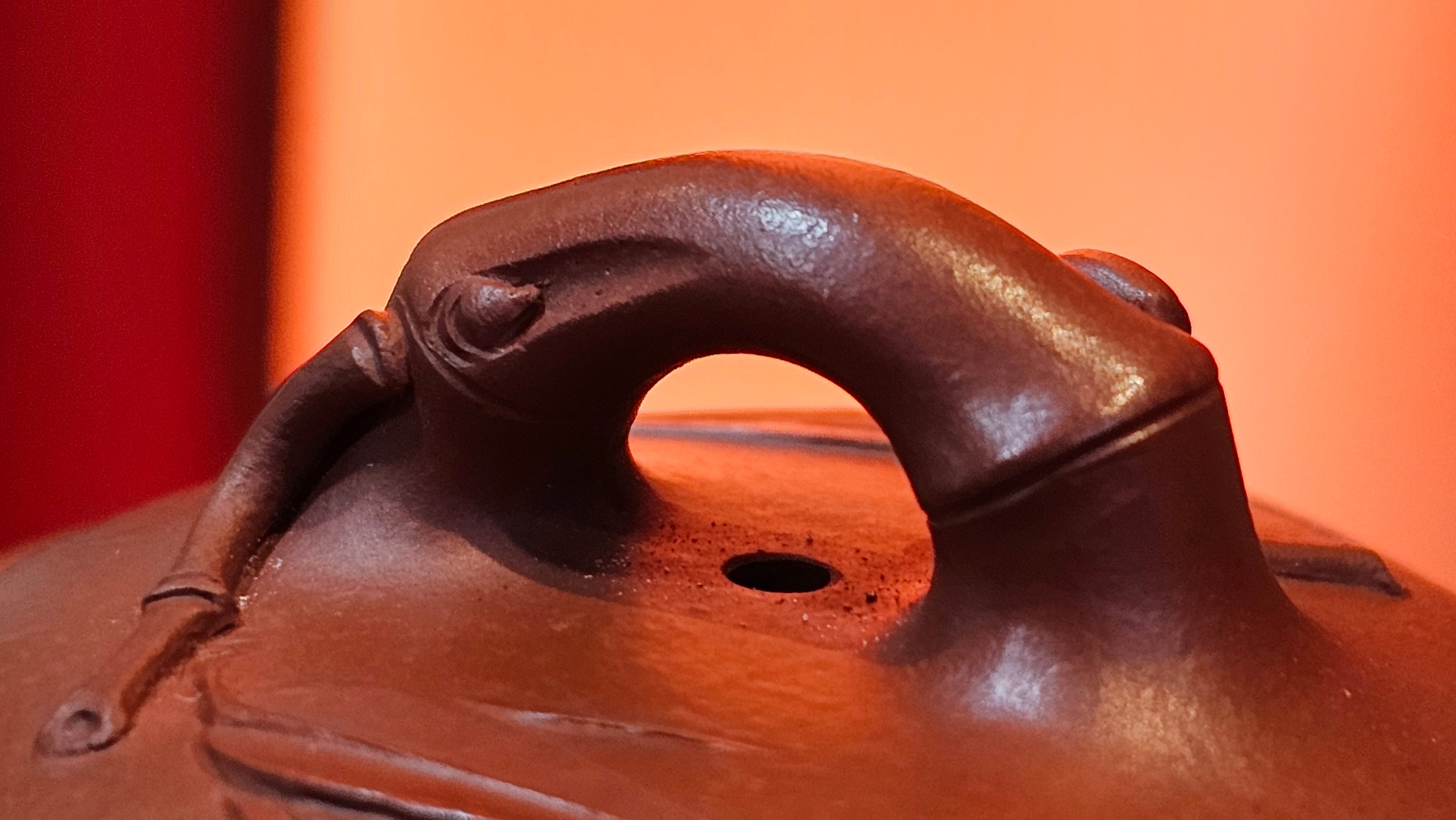 《高风亮节》"Gao Feng Liang Jie", 218.3ml, Ornate 花器! ~ Xiao Mei Yao Zhu Ni 小煤窑朱泥,  by Craftsman Shi Yun 石芸 ~ Congratulations!to Ms D.L.! 1440hrs 15th Sept 2025, Minot, ND!