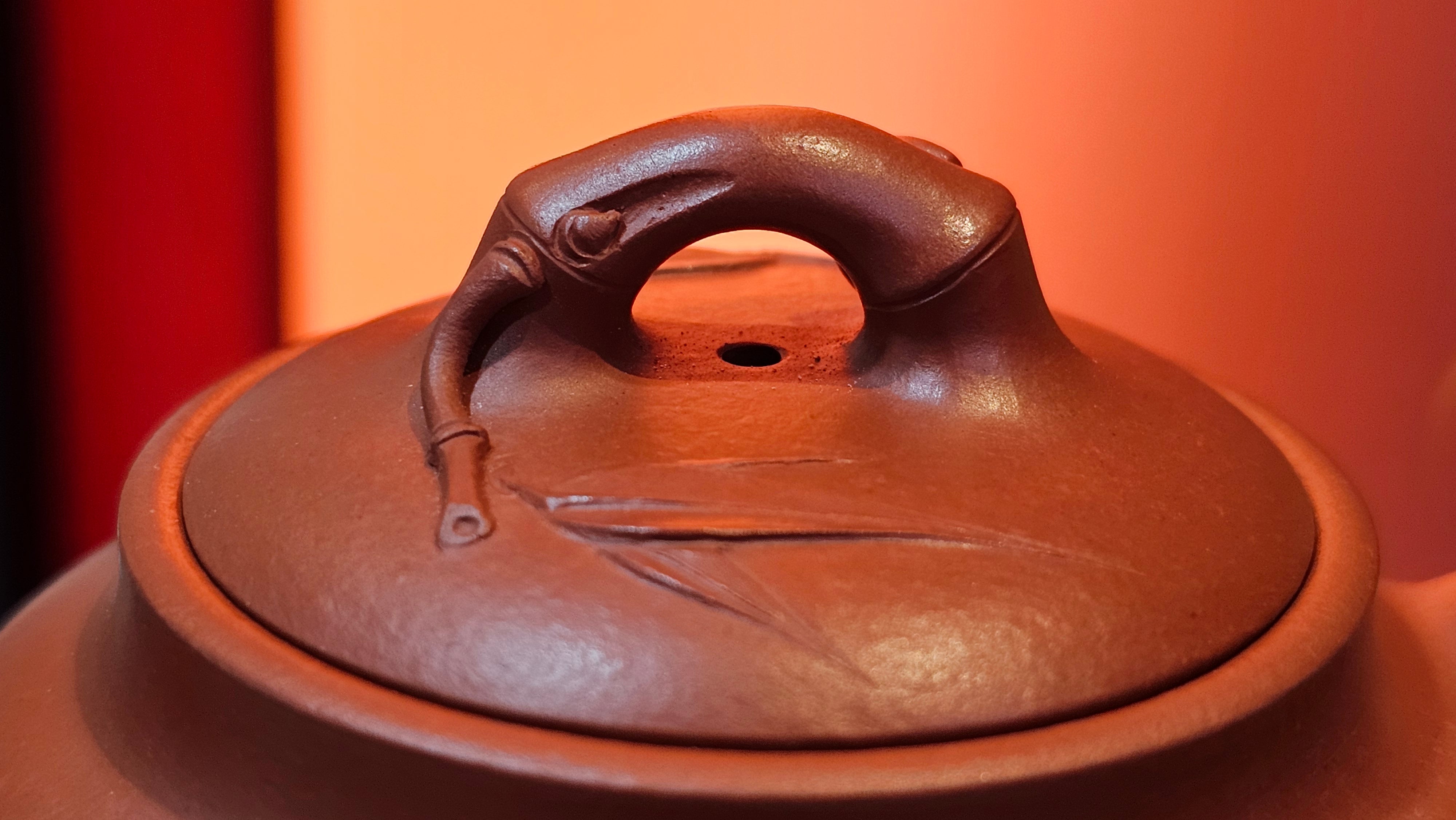 《高风亮节》"Gao Feng Liang Jie", 218.3ml, Ornate 花器! ~ Xiao Mei Yao Zhu Ni 小煤窑朱泥,  by Craftsman Shi Yun 石芸 ~ Congratulations!to Ms D.L.! 1440hrs 15th Sept 2025, Minot, ND!