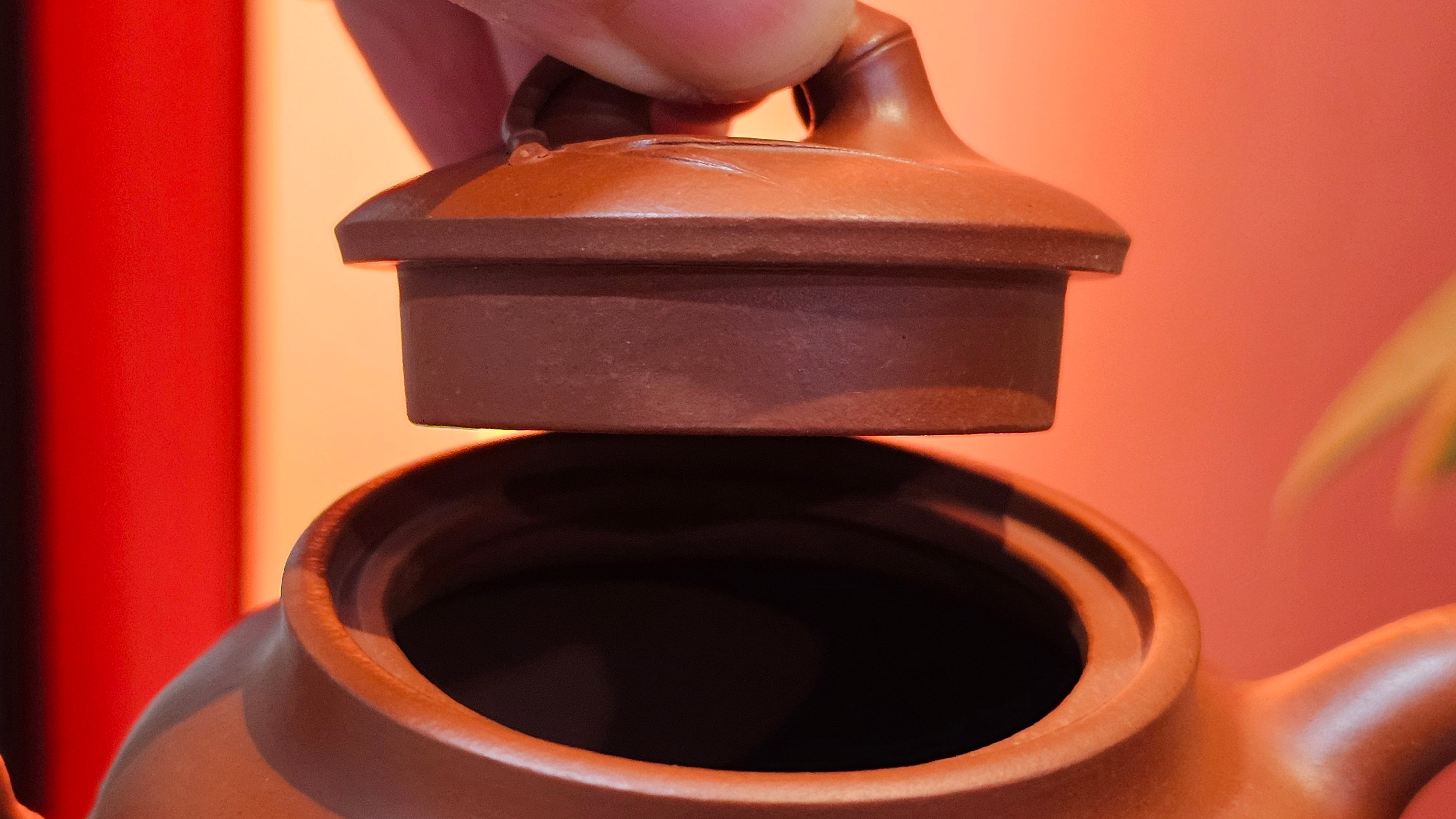 《高风亮节》"Gao Feng Liang Jie", 218.3ml, Ornate 花器! ~ Xiao Mei Yao Zhu Ni 小煤窑朱泥,  by Craftsman Shi Yun 石芸 ~ Congratulations!to Ms D.L.! 1440hrs 15th Sept 2025, Minot, ND!