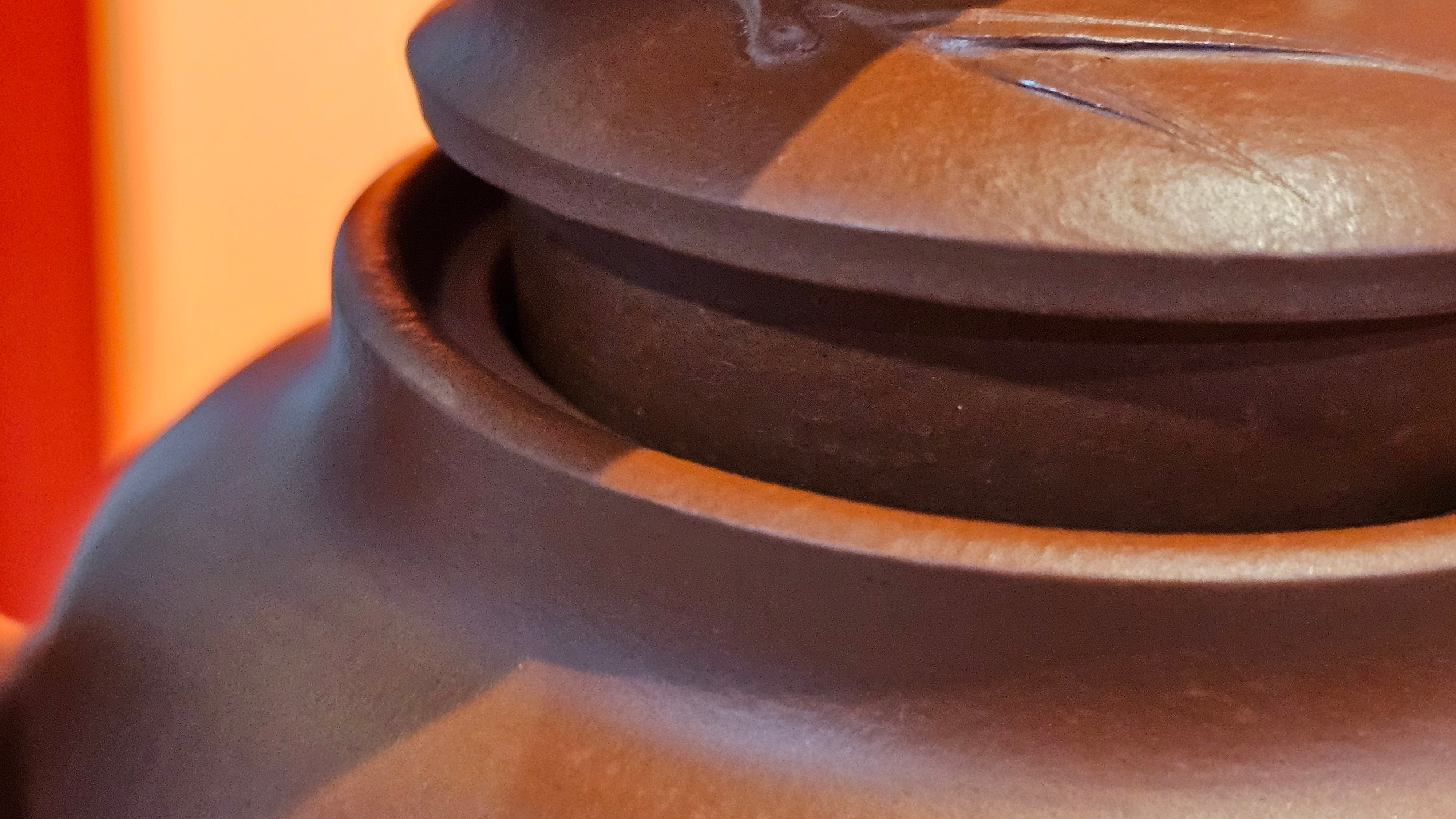 《高风亮节》"Gao Feng Liang Jie", 218.3ml, Ornate 花器! ~ Xiao Mei Yao Zhu Ni 小煤窑朱泥,  by Craftsman Shi Yun 石芸 ~ Congratulations!to Ms D.L.! 1440hrs 15th Sept 2025, Minot, ND!