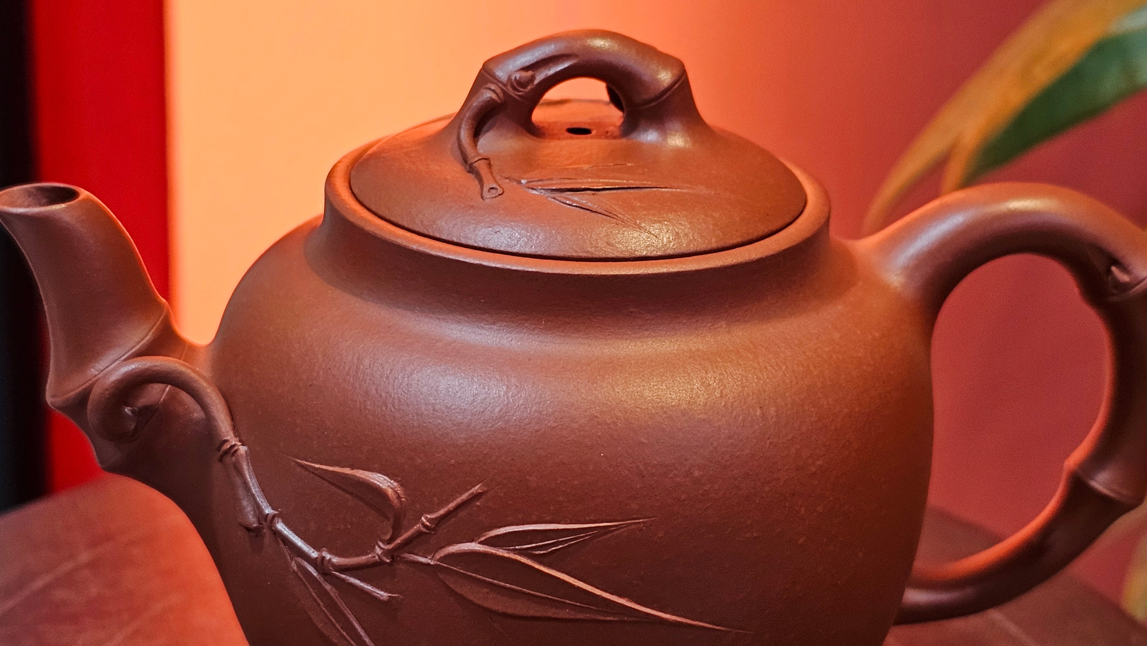 《高风亮节》"Gao Feng Liang Jie", 218.3ml, Ornate 花器! ~ Xiao Mei Yao Zhu Ni 小煤窑朱泥,  by Craftsman Shi Yun 石芸 ~ Congratulations!to Ms D.L.! 1440hrs 15th Sept 2025, Minot, ND!