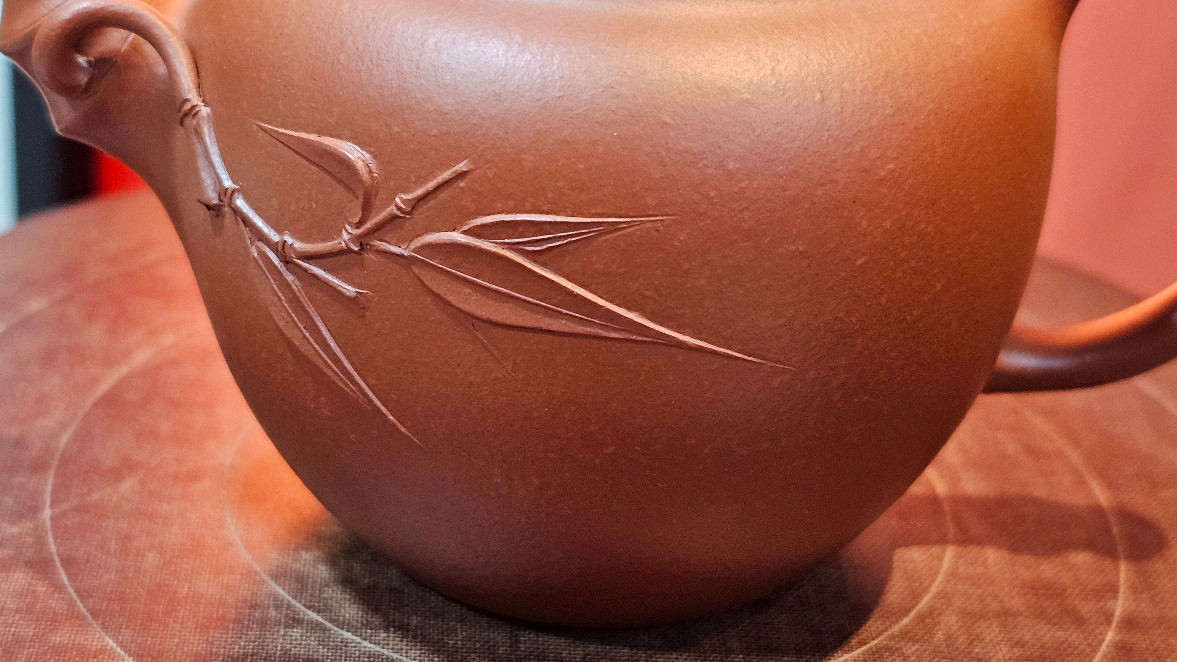 《高风亮节》"Gao Feng Liang Jie", 218.3ml, Ornate 花器! ~ Xiao Mei Yao Zhu Ni 小煤窑朱泥,  by Craftsman Shi Yun 石芸 ~ Congratulations!to Ms D.L.! 1440hrs 15th Sept 2025, Minot, ND!