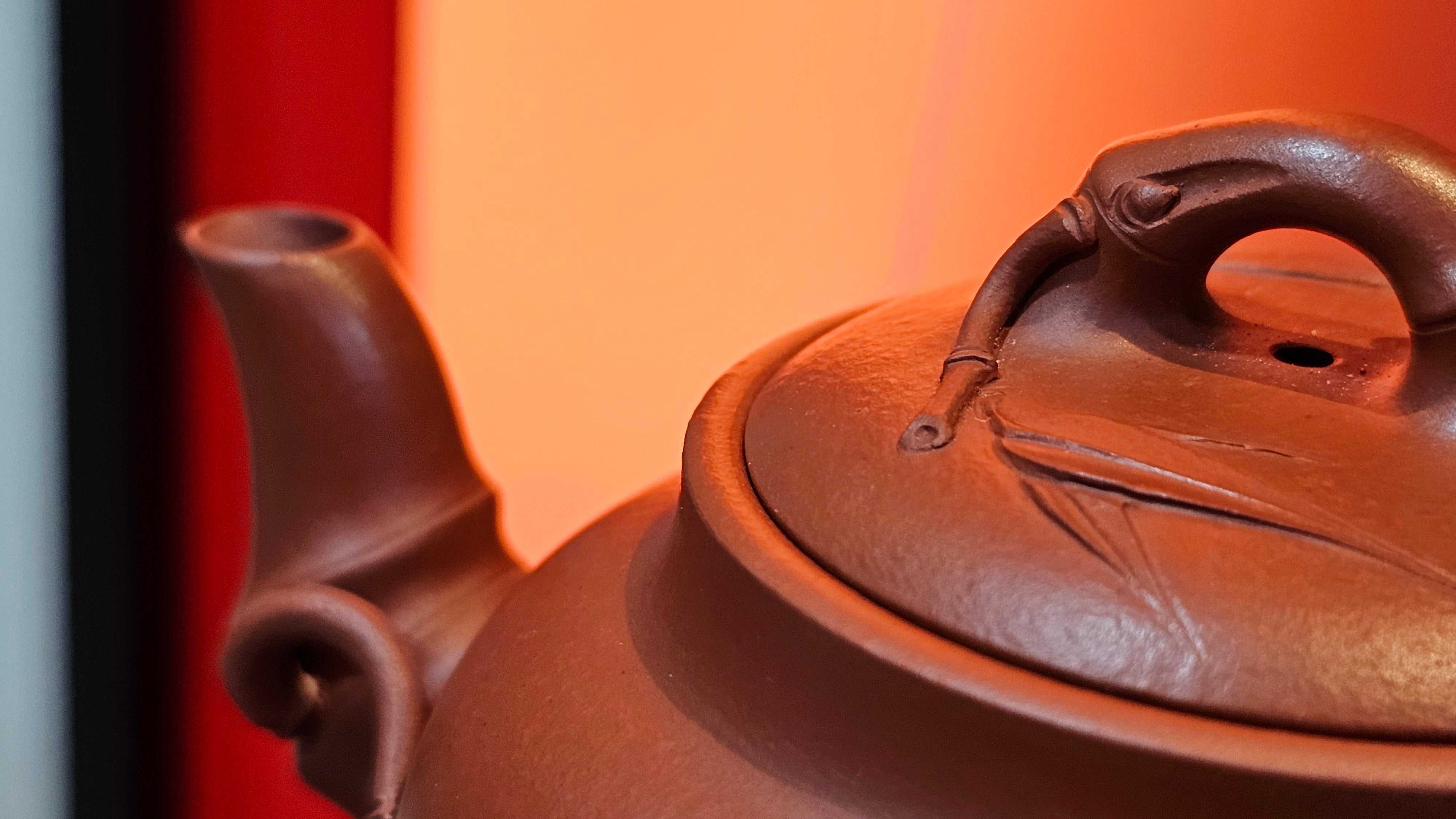 《高风亮节》"Gao Feng Liang Jie", 218.3ml, Ornate 花器! ~ Xiao Mei Yao Zhu Ni 小煤窑朱泥,  by Craftsman Shi Yun 石芸 ~ Congratulations!to Ms D.L.! 1440hrs 15th Sept 2025, Minot, ND!