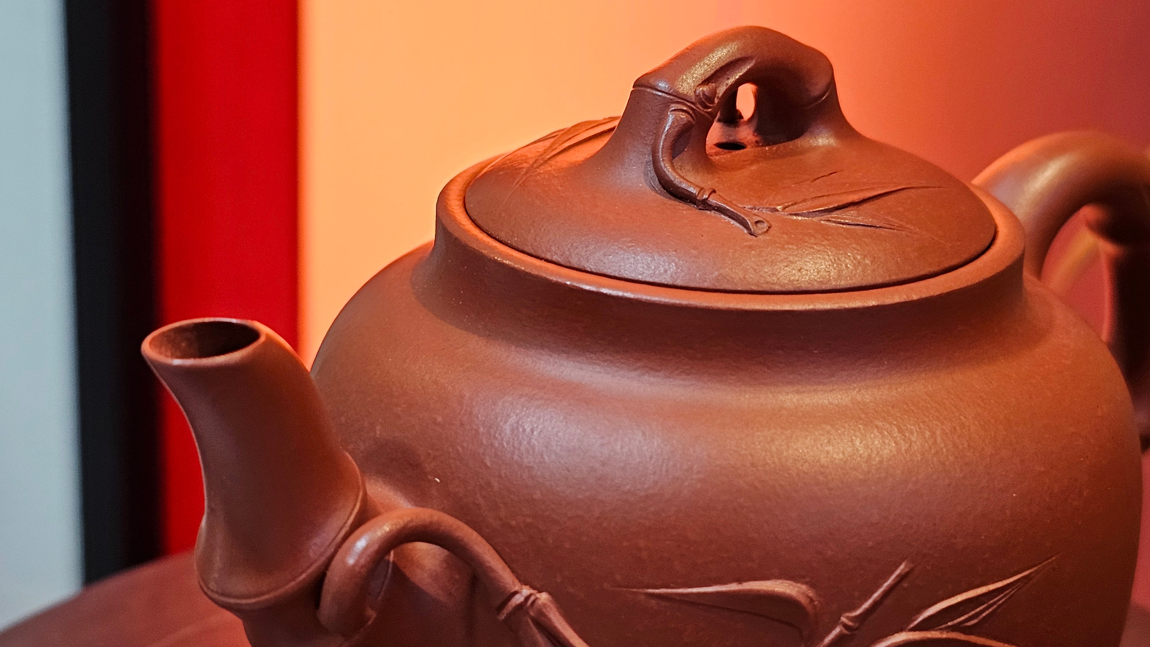 《高风亮节》"Gao Feng Liang Jie", 218.3ml, Ornate 花器! ~ Xiao Mei Yao Zhu Ni 小煤窑朱泥,  by Craftsman Shi Yun 石芸 ~ Congratulations!to Ms D.L.! 1440hrs 15th Sept 2025, Minot, ND!