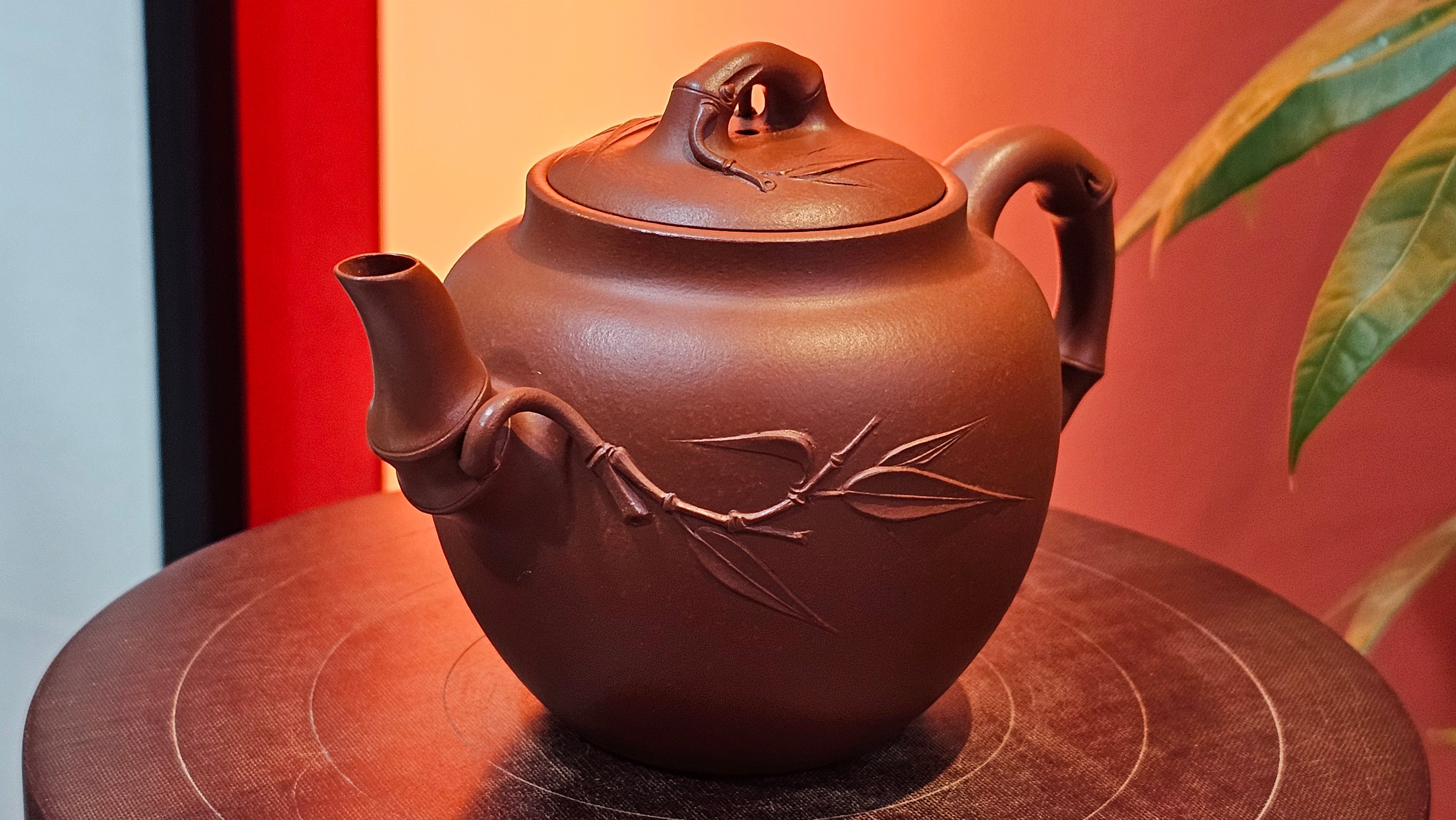 《高风亮节》"Gao Feng Liang Jie", 218.3ml, Ornate 花器! ~ Xiao Mei Yao Zhu Ni 小煤窑朱泥,  by Craftsman Shi Yun 石芸 ~ Congratulations!to Ms D.L.! 1440hrs 15th Sept 2025, Minot, ND!