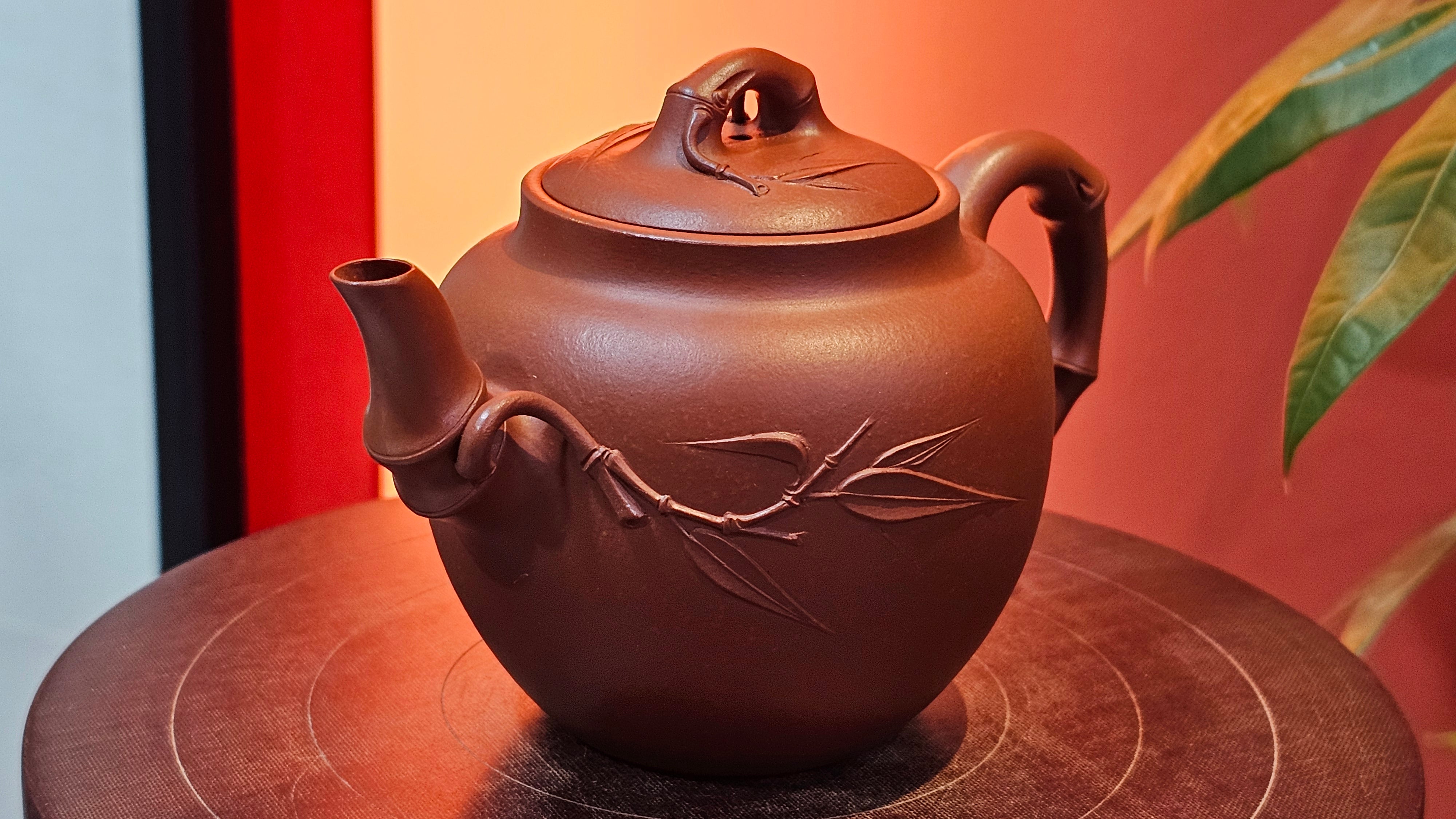 《高风亮节》"Gao Feng Liang Jie", 218.3ml, Ornate 花器! ~ Xiao Mei Yao Zhu Ni 小煤窑朱泥,  by Craftsman Shi Yun 石芸 ~ Congratulations!to Ms D.L.! 1440hrs 15th Sept 2025, Minot, ND!